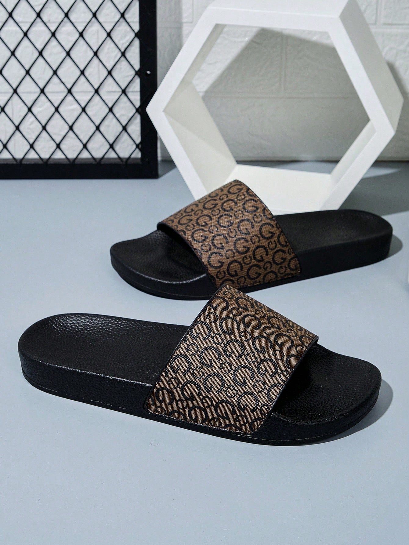 Chinelo Masculino Slide Estilo Retrô Solado Borracha Antiderrapante Chinelo Masculino Slide Estilo Retrô Solado