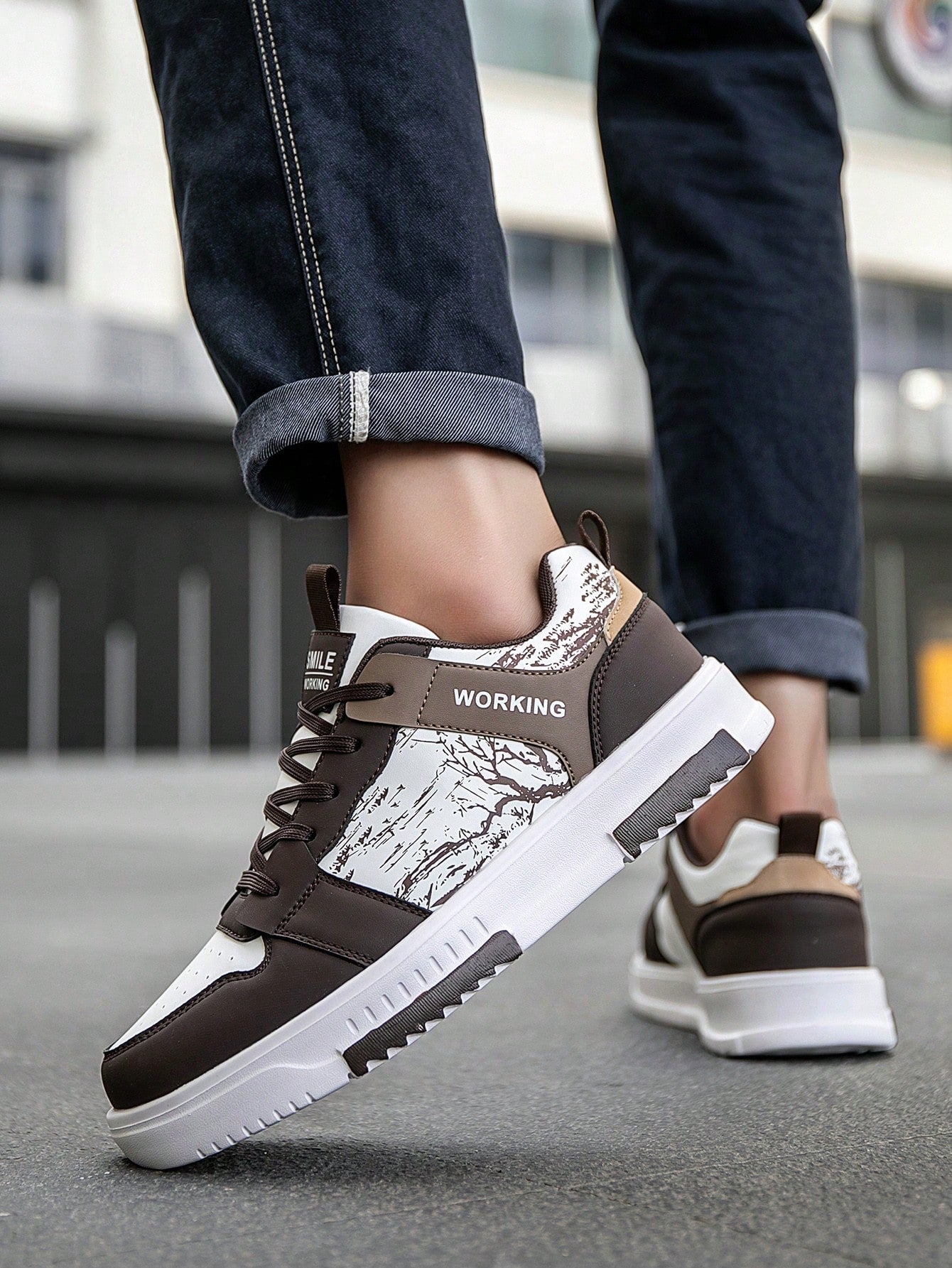 Tênis Masculino Estilo Street Detalhes Estampados Modernos Tênis Masculino Estilo Street Detalhes Estampados Modernos