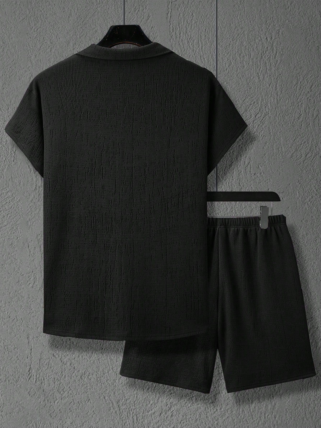 Conjunto Masculino Camisa Assimétrica E Shorts Modelagem Solta Conjunto Masculino Camisa Assimétrica E Shorts Modelagem