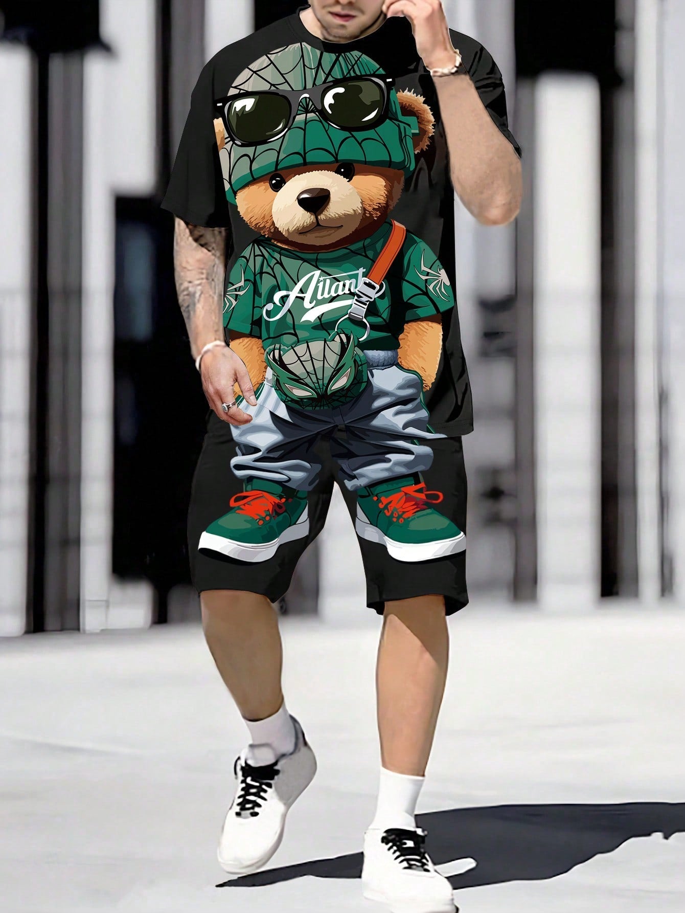 Conjunto Masculino Camiseta Estampa Urso E Shorts Com Cordão Verde / PP Conjunto Masculino Camiseta Estampa Urso E