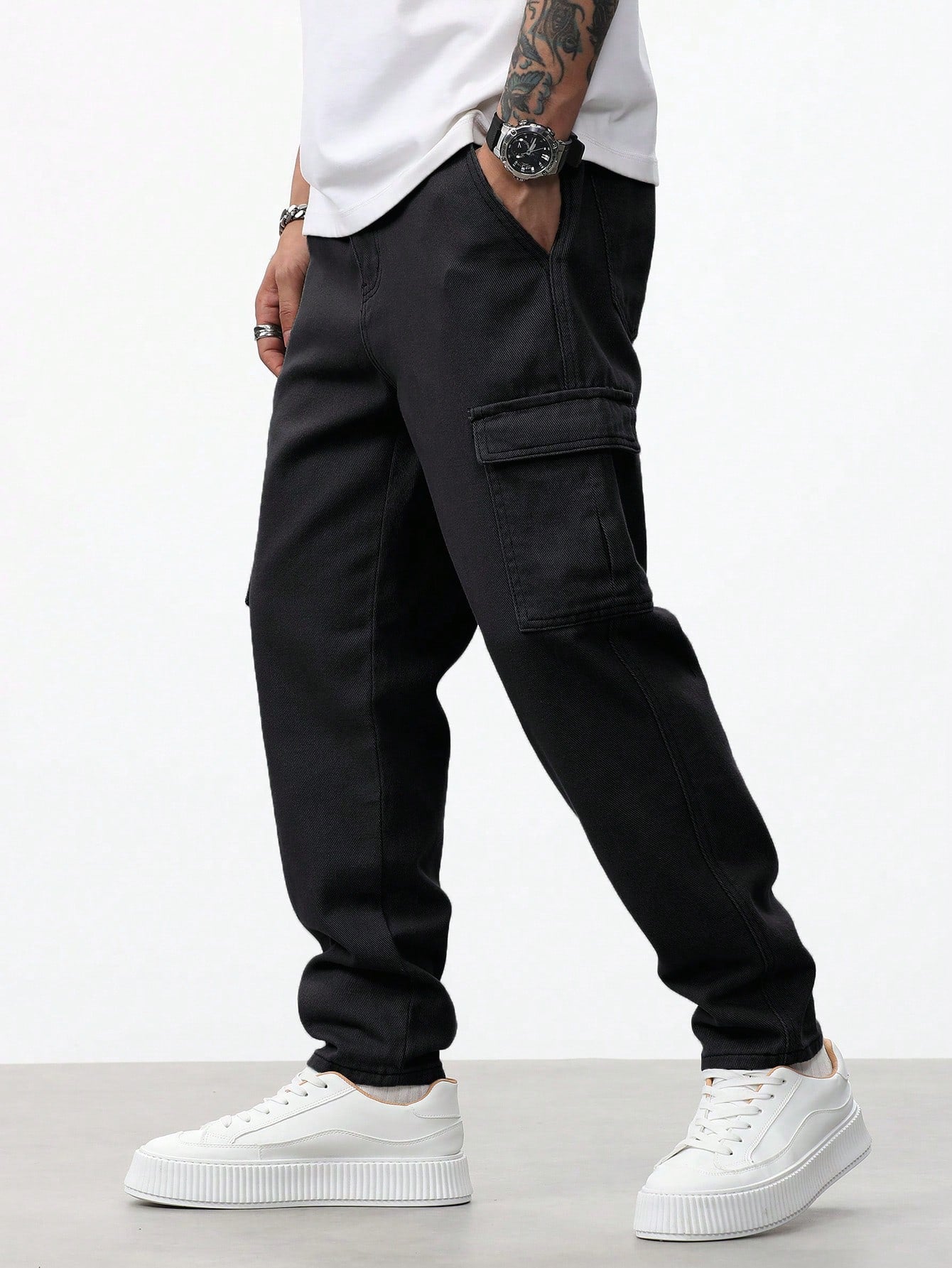 Calça Masculina Cargo Com Bolsos Laterais Com Aba E Estilo Funcional Preto / PP Calça Masculina Cargo Com Bolsos