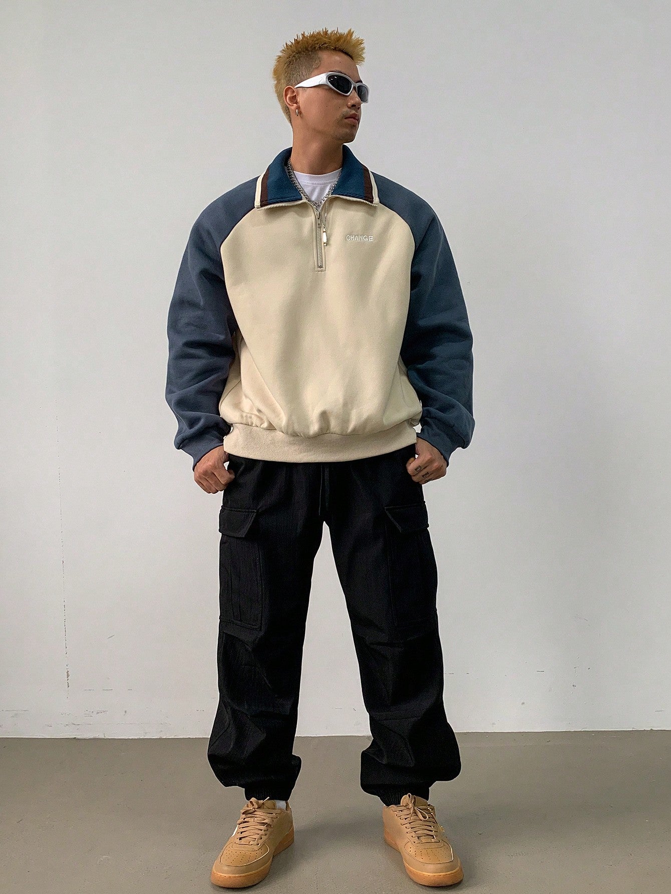 Moletom Masculino Bicolor Com Zíper Gola Alta Moletom Masculino Bicolor Com Zíper Gola Alta