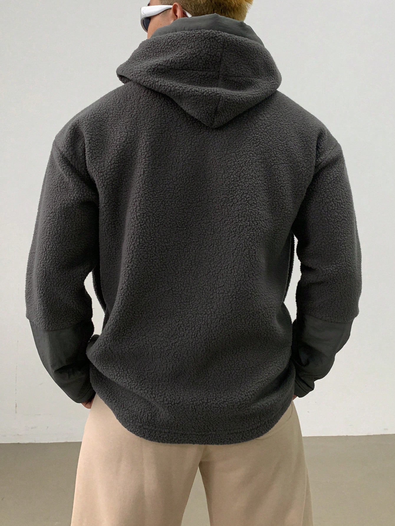 Moletom Masculino Forrado Com Capuz E Botões Moletom Masculino Forrado Com Capuz E Botões