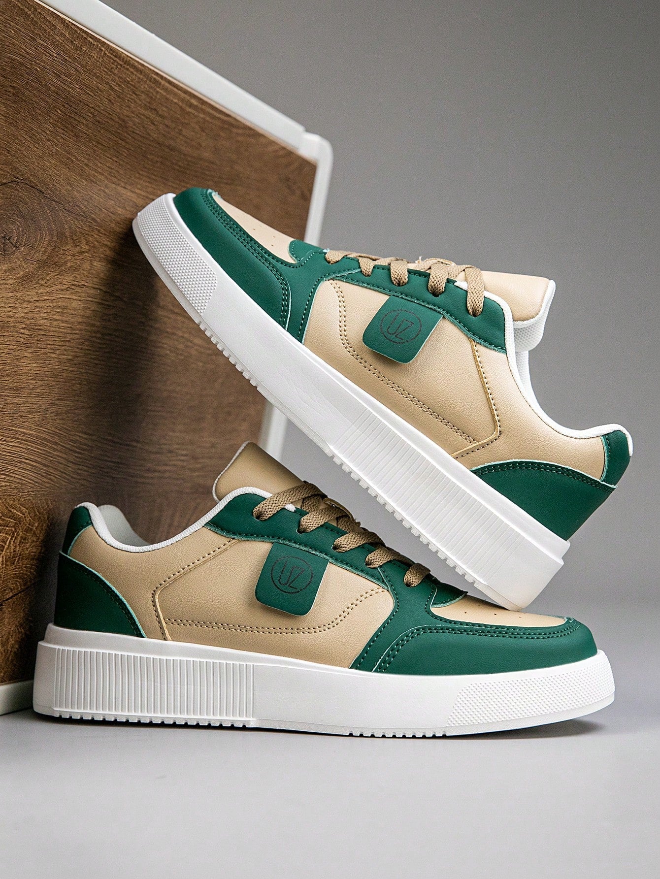 Tênis Masculino Street Board Cadarço Design Exclusivo Solado Seguro Bege / 36 Tênis Masculino Street Board Cadarço