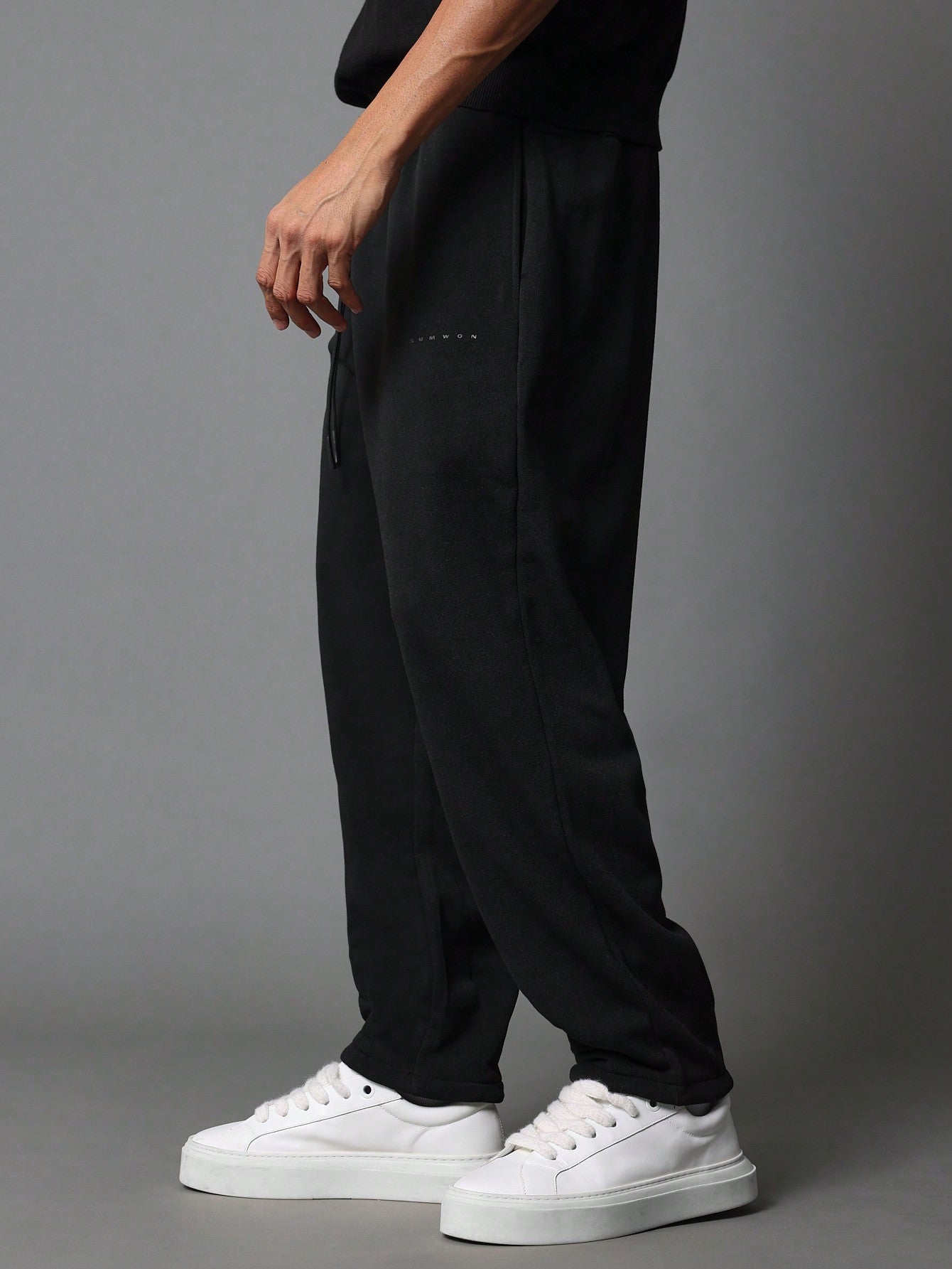 Calça Masculina Jogger Básica Com Cós Ajustável E Conforto Calça Masculina Jogger Básica Com Cós Ajustável E Conforto