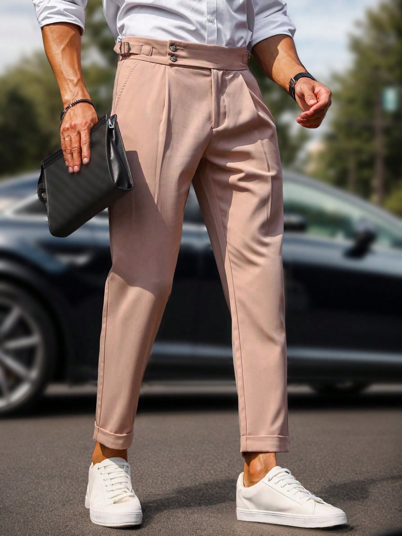 Calça Masculina Alfaiataria Com Cintura Alta E Detalhes De Pregas Calça Masculina Alfaiataria Com Cintura Alta E