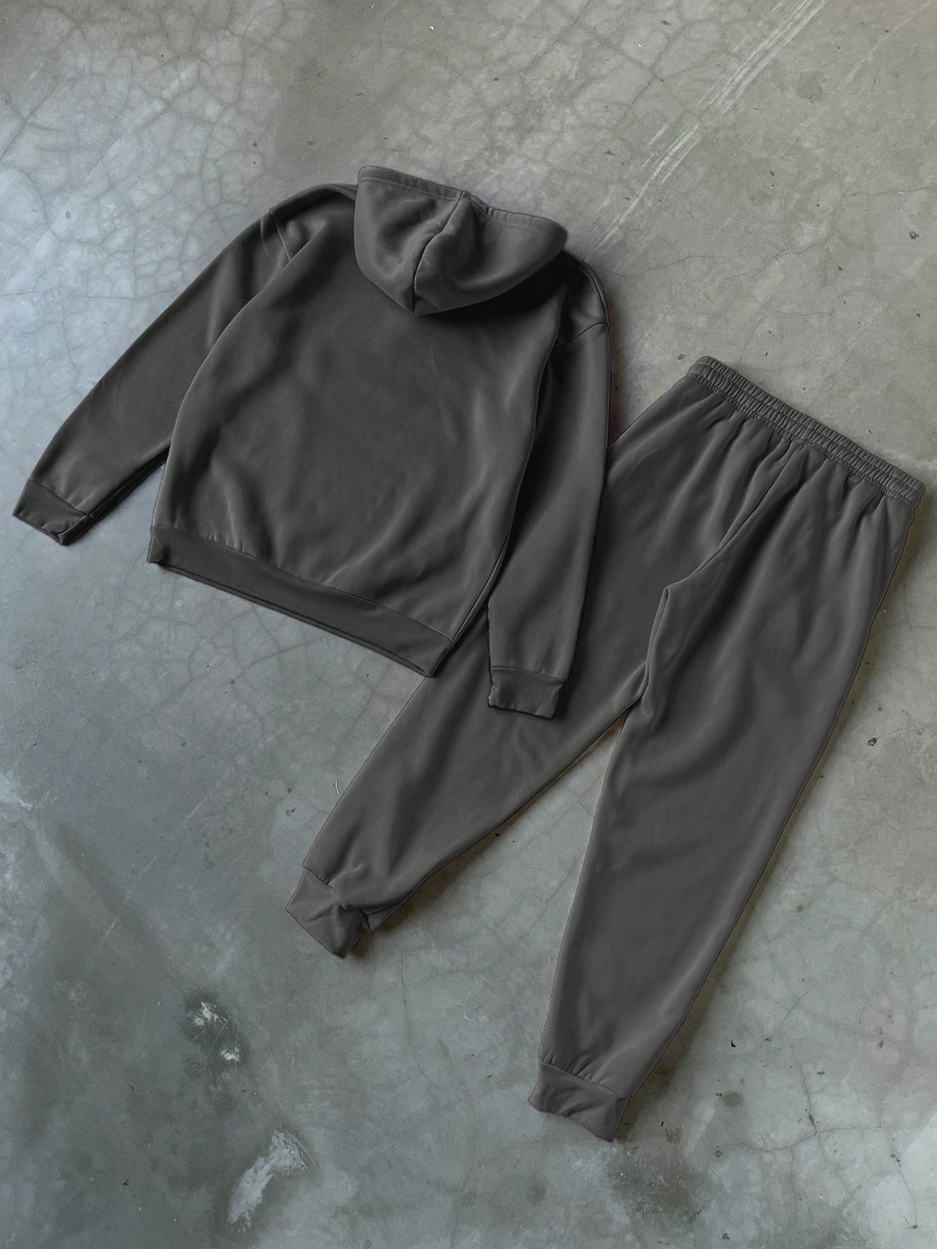 Conjunto Masculino Moletom Estilo Street Com Estampas Urbanas Conjunto Masculino Moletom Estilo Street Com Estampas