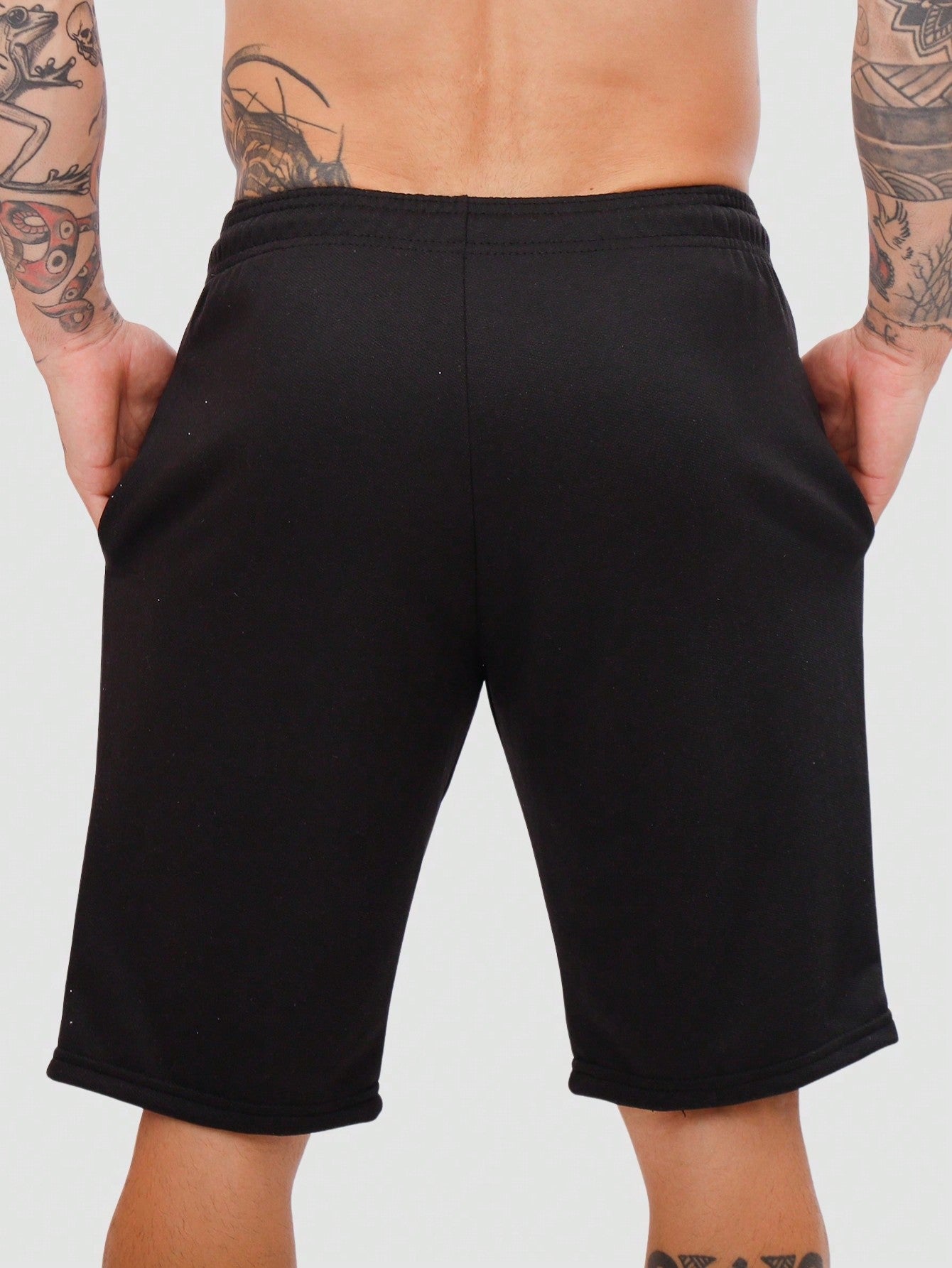 Bermuda Masculina Em Moletom Leve Com Cintura Ajustável Bermuda Masculina Em Moletom Leve Com Cintura Ajustável