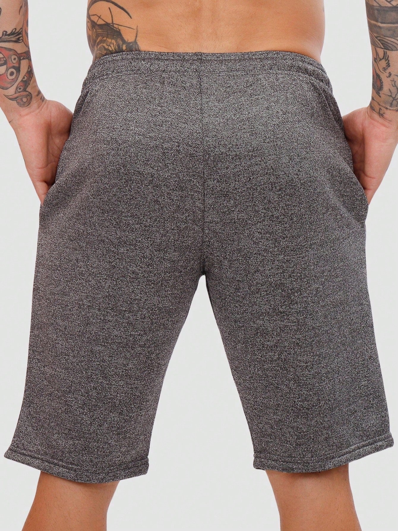 Bermuda Masculina Em Moletom Leve Com Cintura Ajustável Bermuda Masculina Em Moletom Leve Com Cintura Ajustável