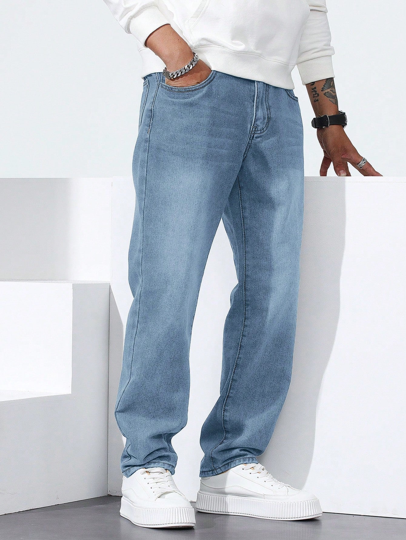 Calça Masculina Jeans Reta Com Caimento Solto E Bolsos Funcionais Calça Masculina Jeans Reta Com Caimento Solto E