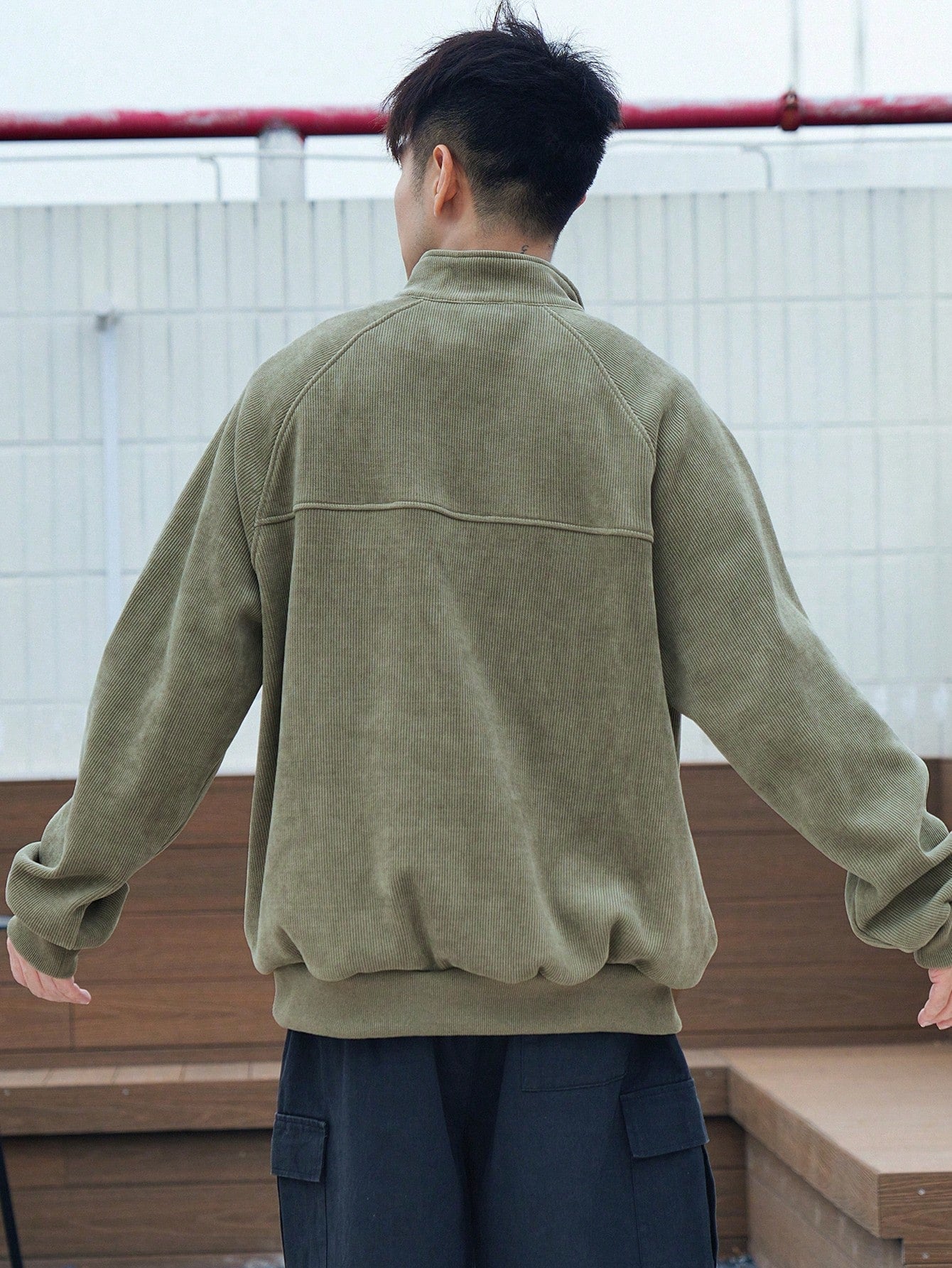 Moletom Masculino Zíper Alto Em Veludo Cotelê Moletom Masculino Zíper Alto Em Veludo Cotelê