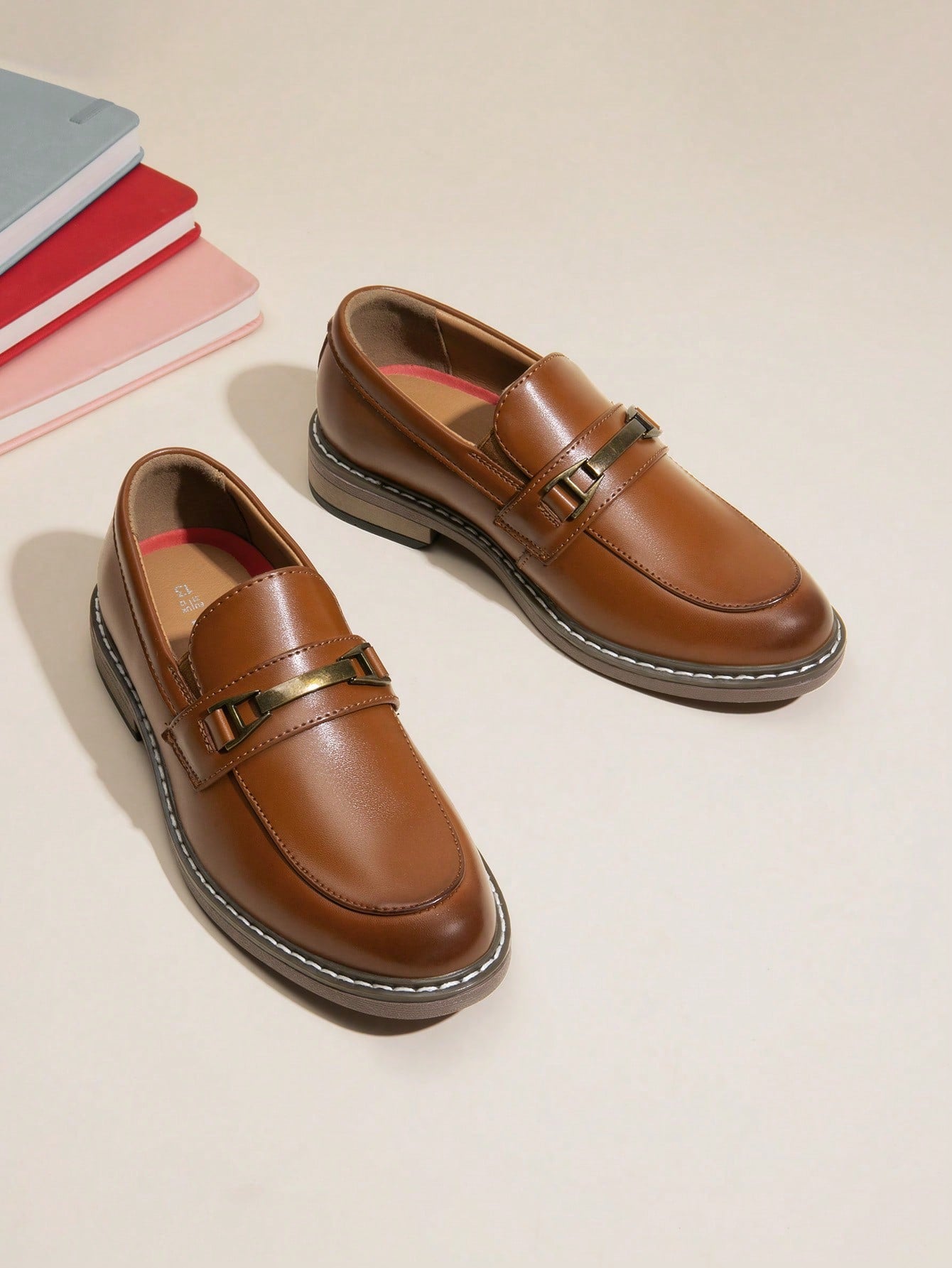 Sapato Masculino Loafer Casual Elegante Com Fivela Decorativa Sapato Masculino Loafer Casual Elegante Com Fivela