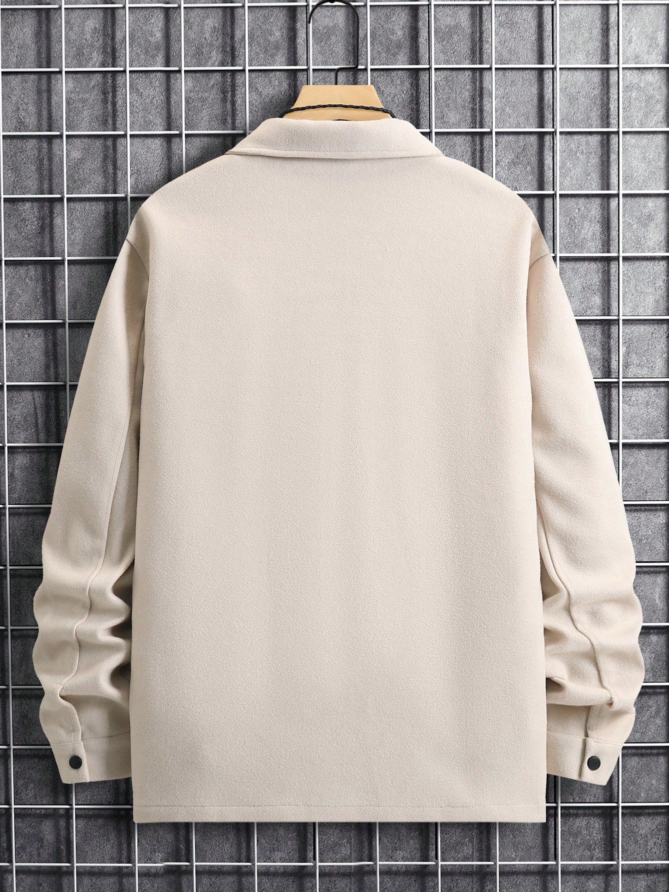 Moletom Masculino Alongado Com Botões E Bolsos Frontais Moletom Masculino Alongado Com Botões E Bolsos Frontais