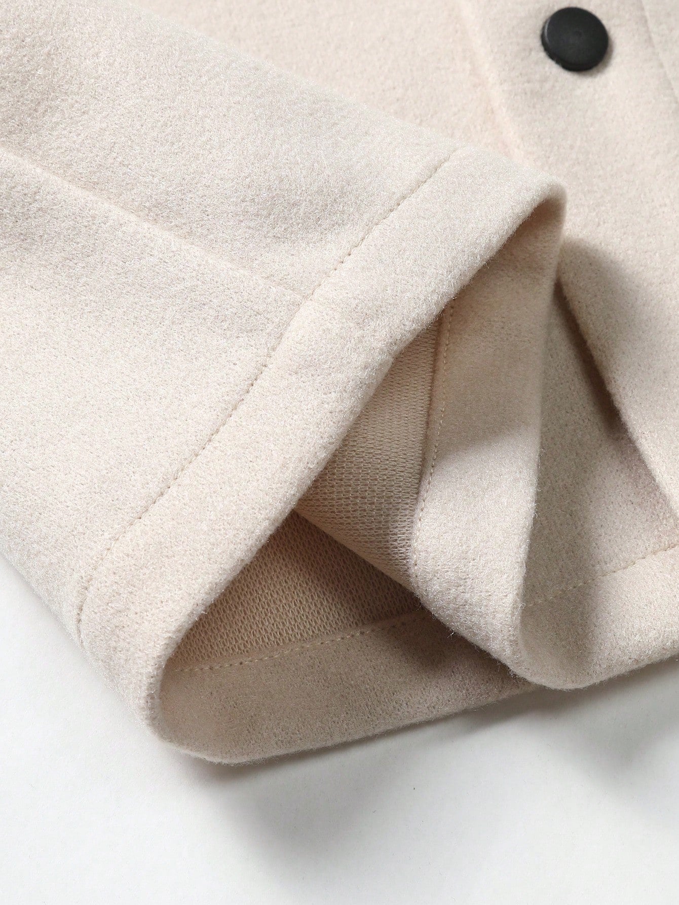 Moletom Masculino Alongado Com Botões E Bolsos Frontais Moletom Masculino Alongado Com Botões E Bolsos Frontais