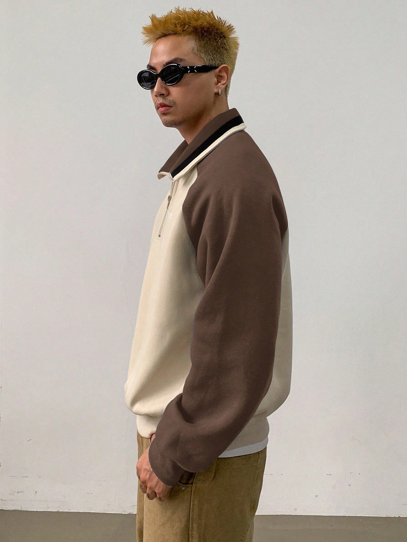 Moletom Masculino Bicolor Com Zíper Gola Alta Moletom Masculino Bicolor Com Zíper Gola Alta