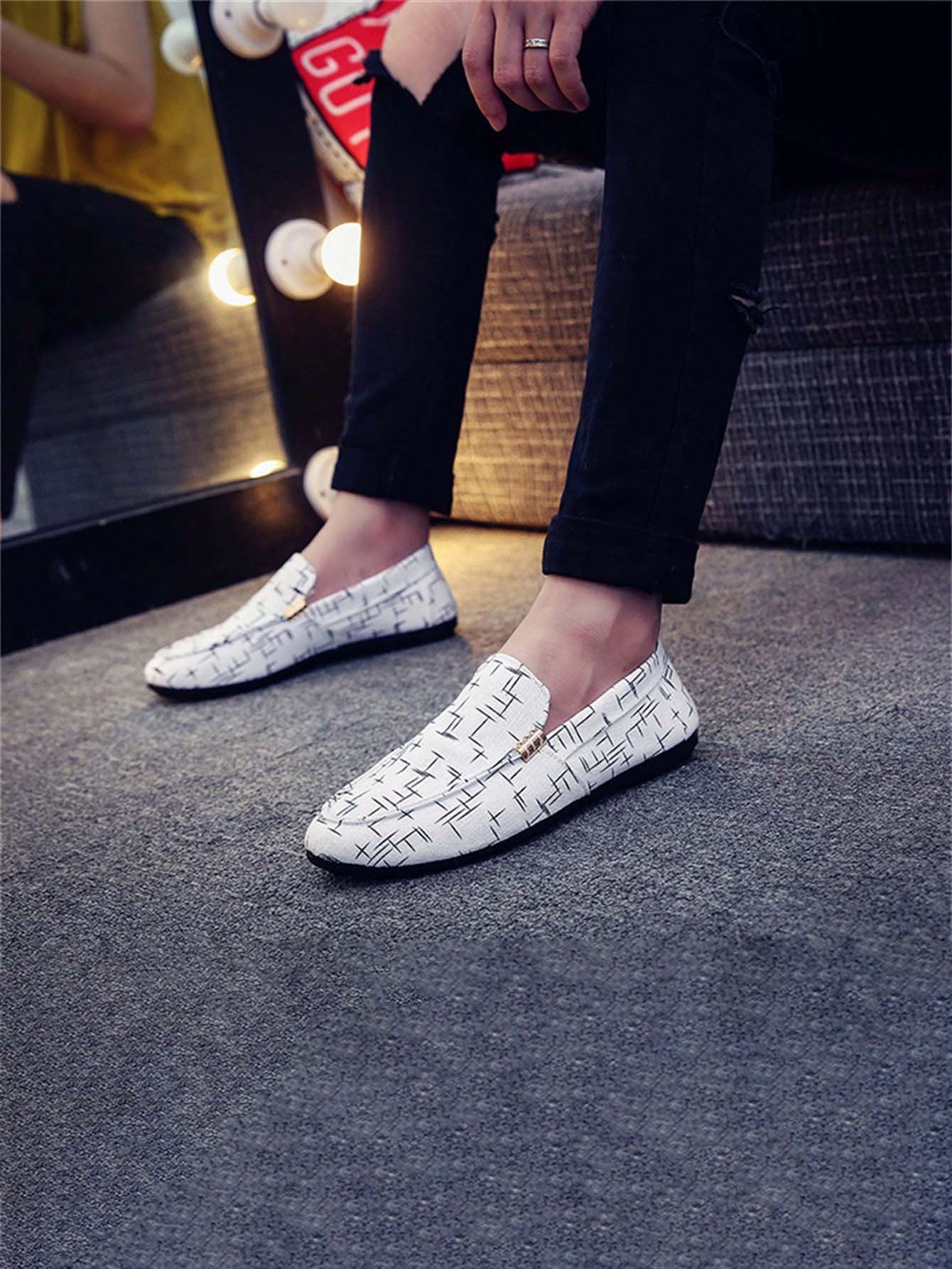 Mocassim Masculino Estampado Casual Com Detalhe Metálico Mocassim Masculino Estampado Casual Com Detalhe Metálico