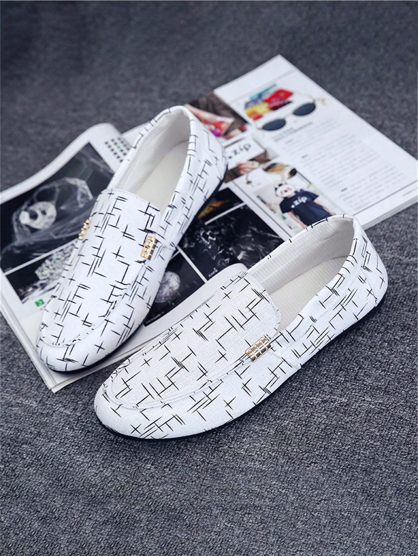 Mocassim Masculino Estampado Casual Com Detalhe Metálico Mocassim Masculino Estampado Casual Com Detalhe Metálico