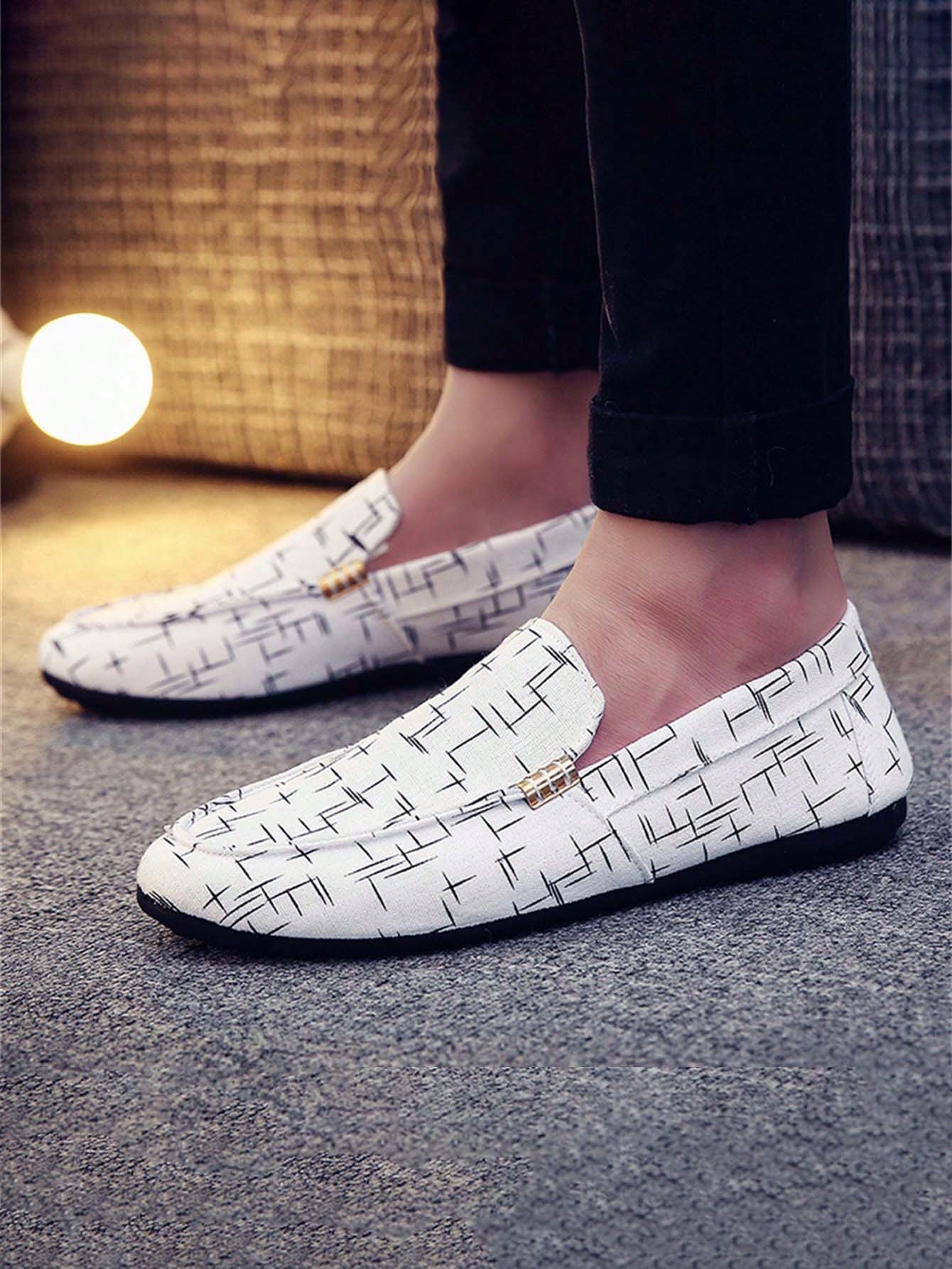 Mocassim Masculino Estampado Casual Com Detalhe Metálico Branco / 36 Mocassim Masculino Estampado Casual Com Detalhe