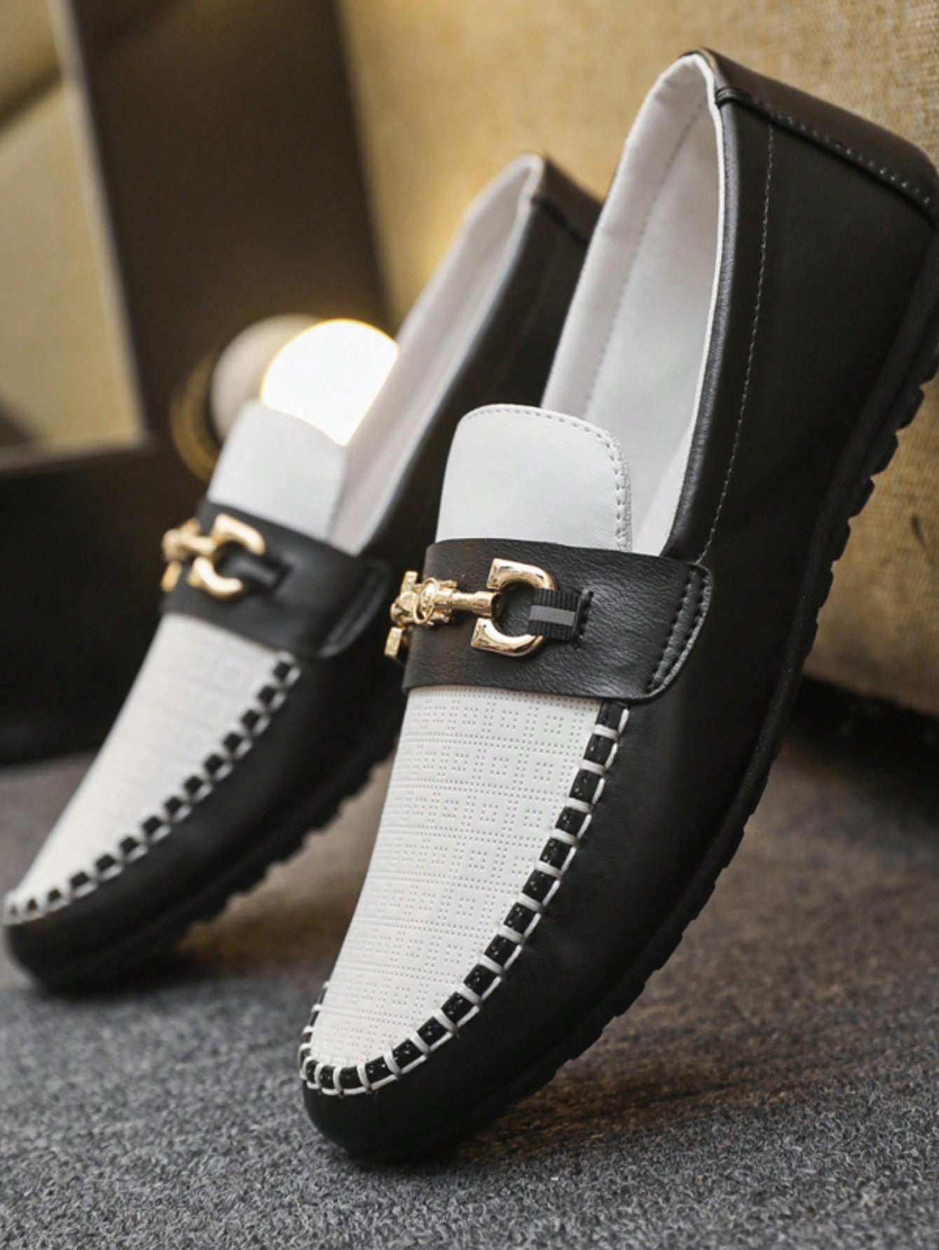 Mocassim Masculino Bicolor Detalhe Metálico Estilo Elegante Preto / 36 Mocassim Masculino Bicolor Detalhe Metálico