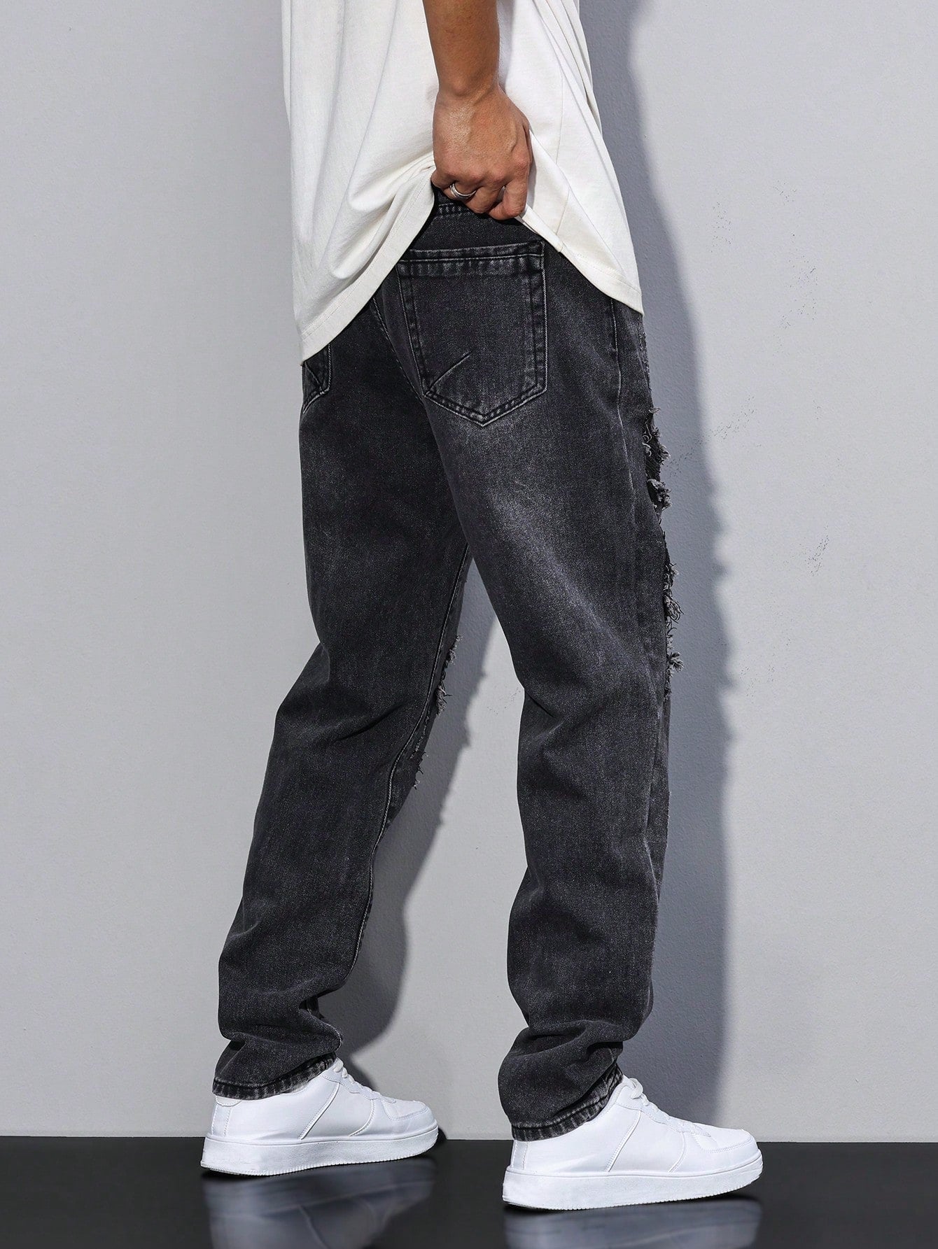 Calça Masculina Jeans Com Rasgos Discretos E Design Casual Despojado Calça Masculina Jeans Com Rasgos Discretos E