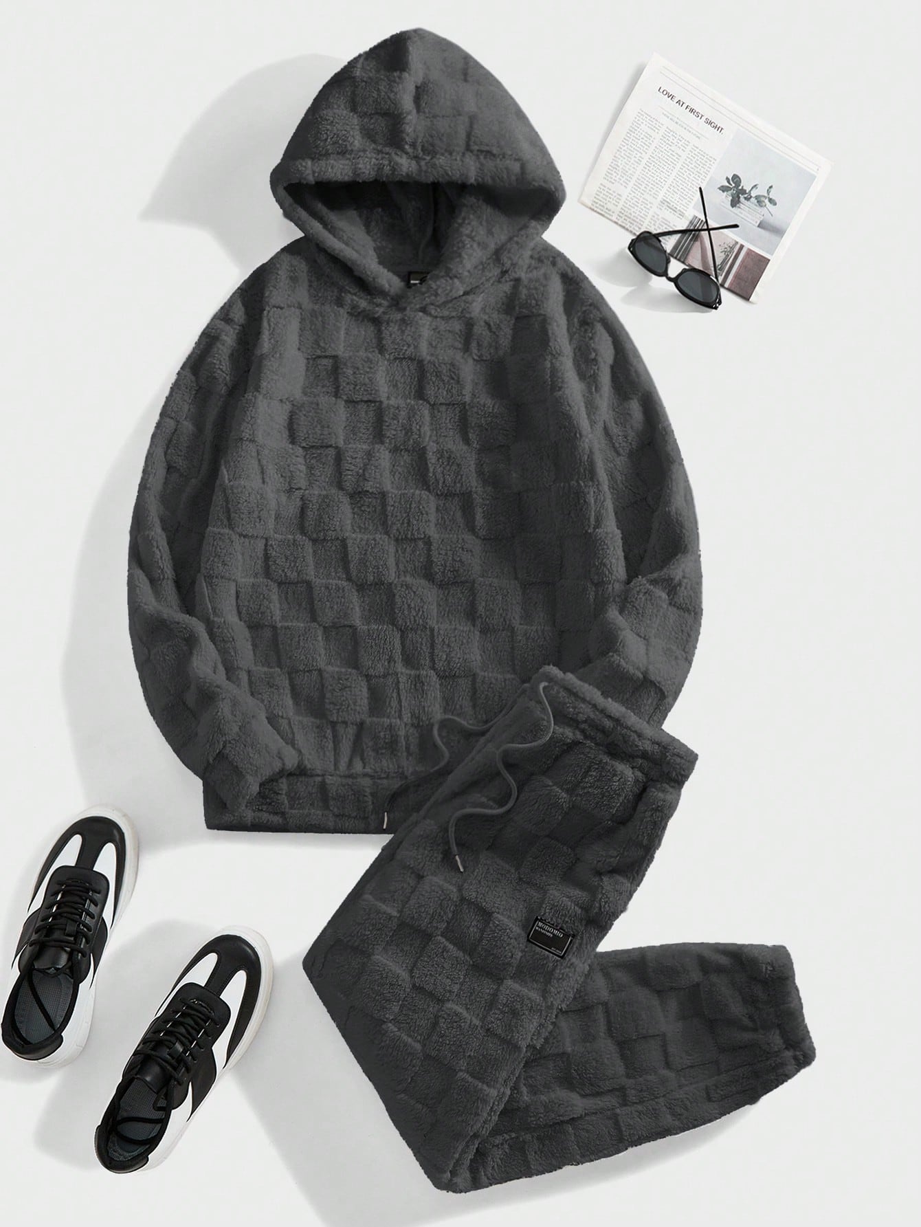 Conjunto Masculino Peluciado Com Capuz E Textura Quadriculada Preto / PP Conjunto Masculino Peluciado Com Capuz E