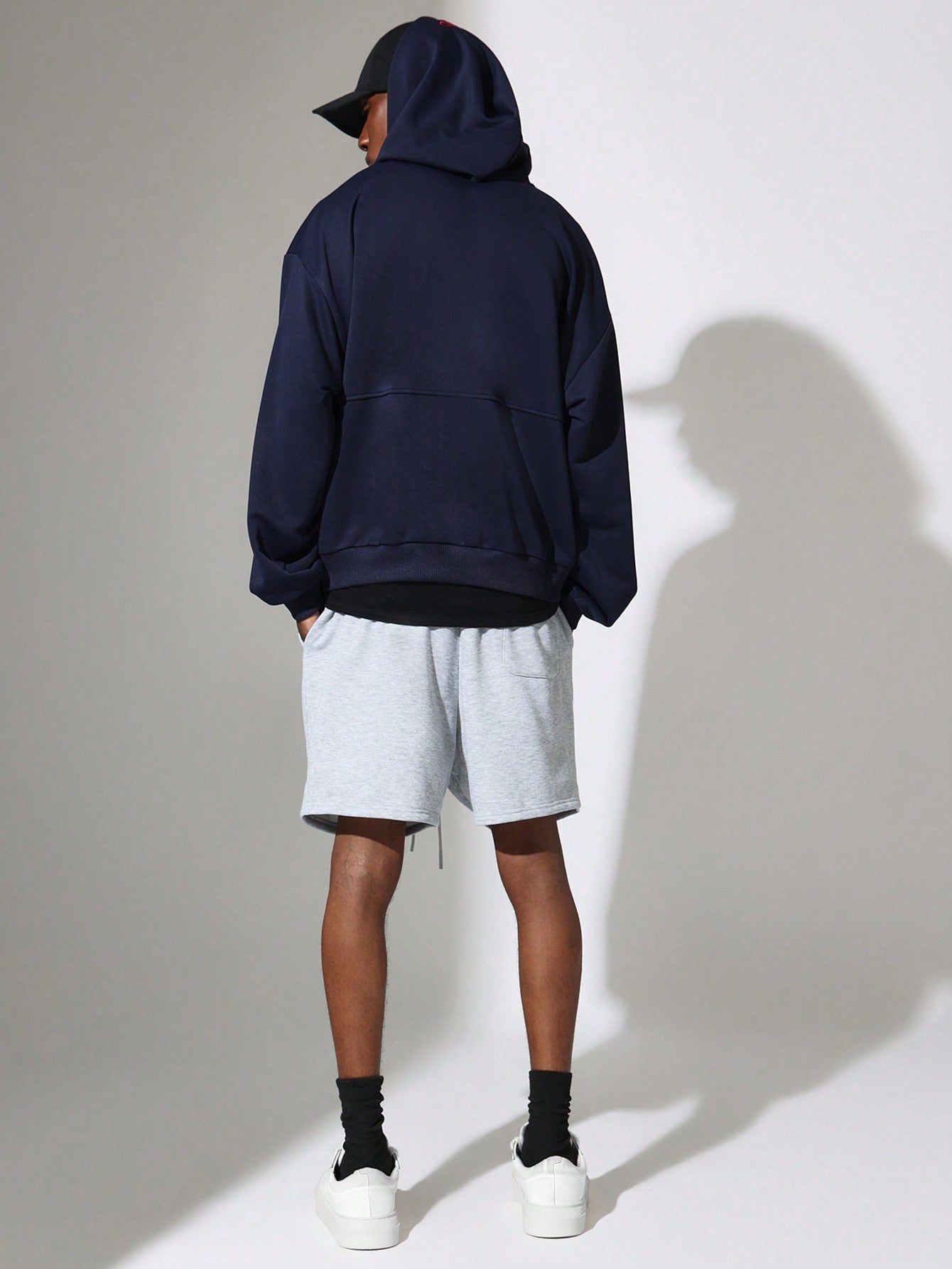 Conjunto Masculino Moletom Solto Com Capuz E Bermuda Cós Ajustável Conjunto Masculino Moletom Solto Com Capuz E Bermuda