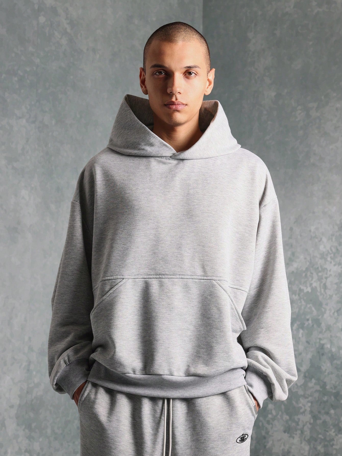 Conjunto Masculino Moletom Ajustado Com Capuz E Calça Corte Reto Conjunto Masculino Moletom Ajustado Com Capuz E Calça