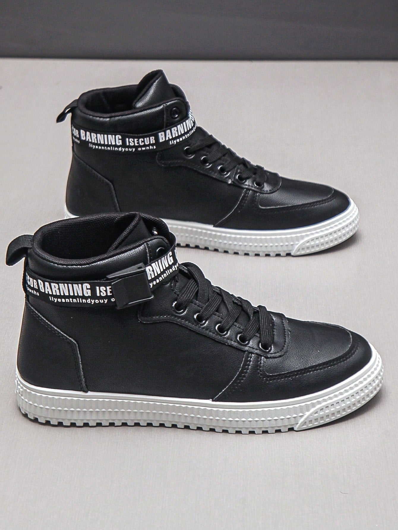 Tênis Masculino Cano Alto Street Solado Tratorado Tênis Masculino Cano Alto Street Solado Tratorado