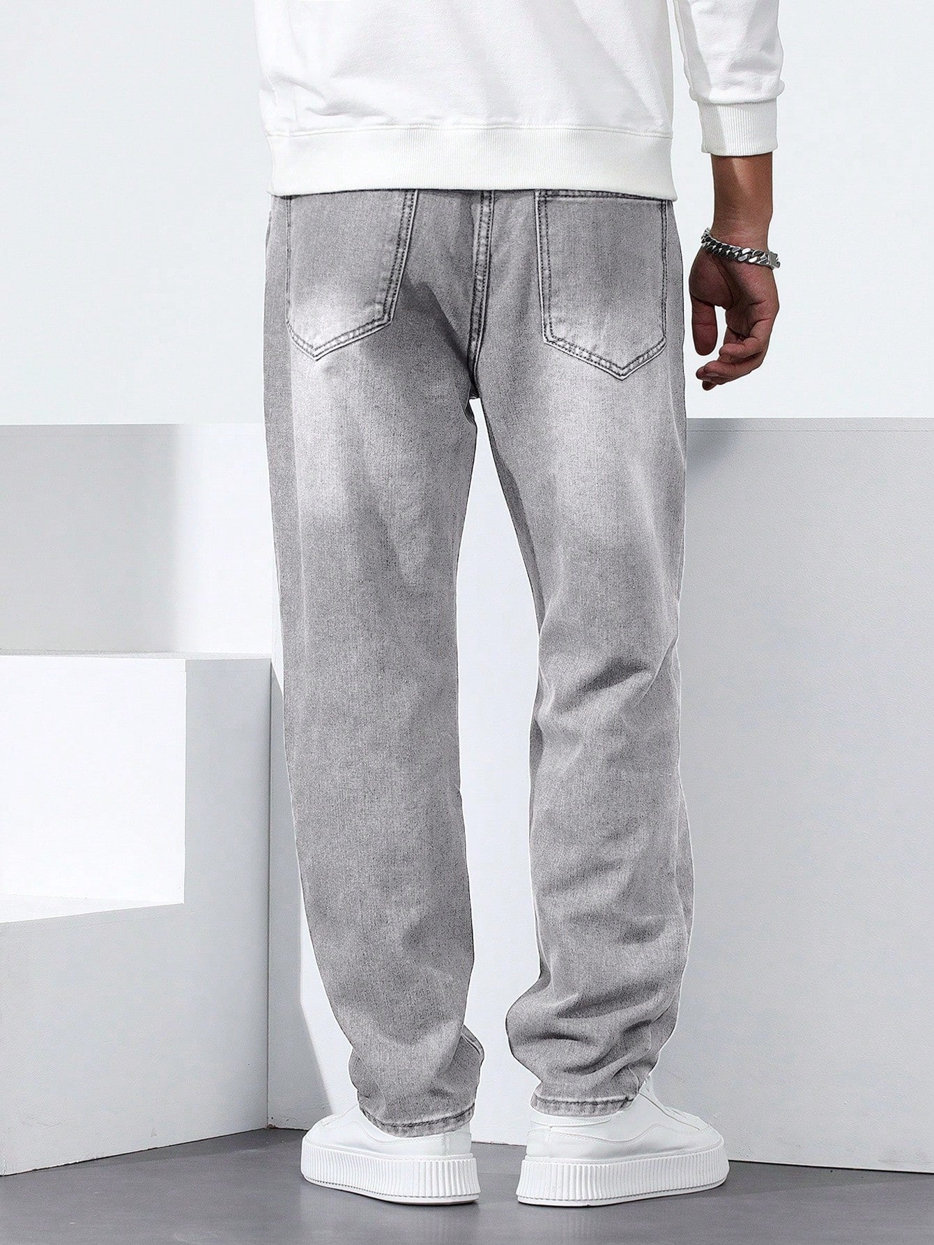 Calça Masculina Jeans Reta Com Caimento Solto E Bolsos Funcionais Calça Masculina Jeans Reta Com Caimento Solto E