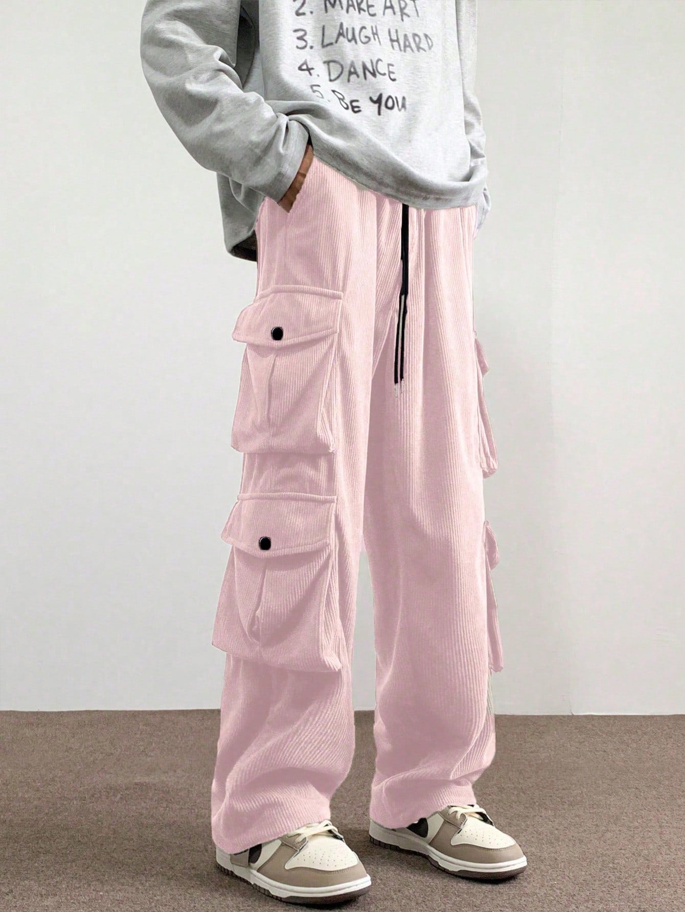 Calça Masculina Cargo Solta Bolsos Sobrepostos E Cintura Ajustável Rosa Chiclete / PP Calça Masculina Cargo Solta