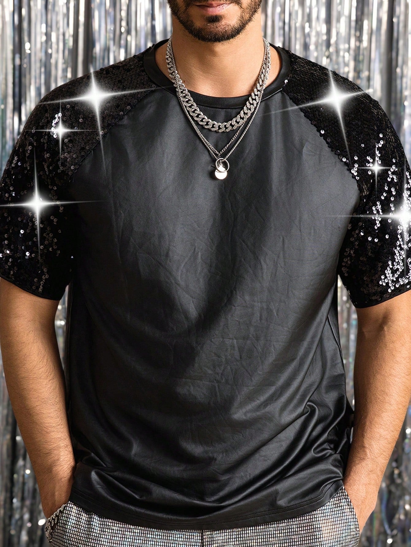 Camiseta Masculina Slim Mangas Paetê Couro Sintético Preto / PP Camiseta Masculina Slim Mangas Paetê Couro Sintético