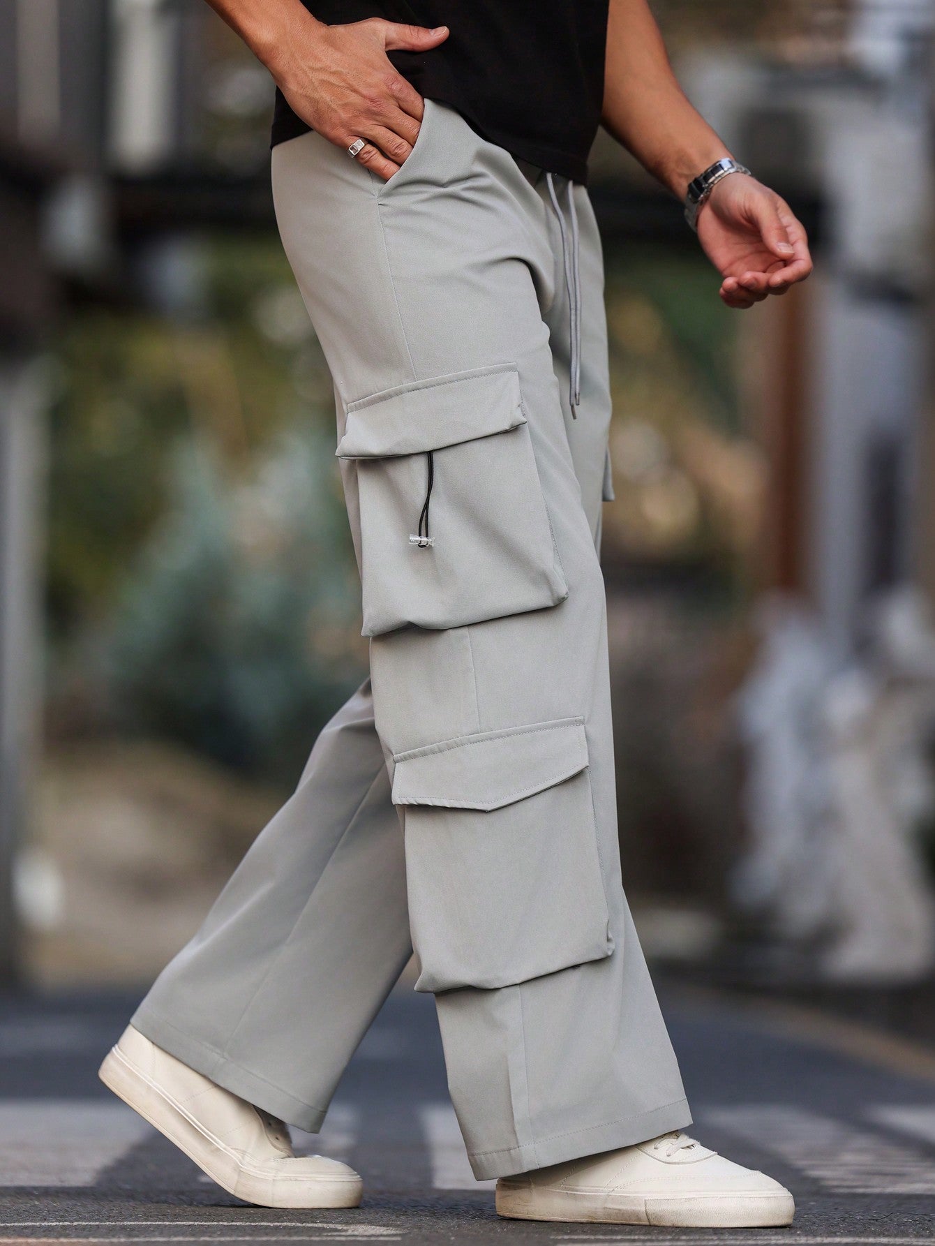 Calça Masculina Cargo Wide Leg Com Bolsos Sobrepostos Cinza / PP Calça Masculina Cargo Wide Leg Com Bolsos Sobrepostos