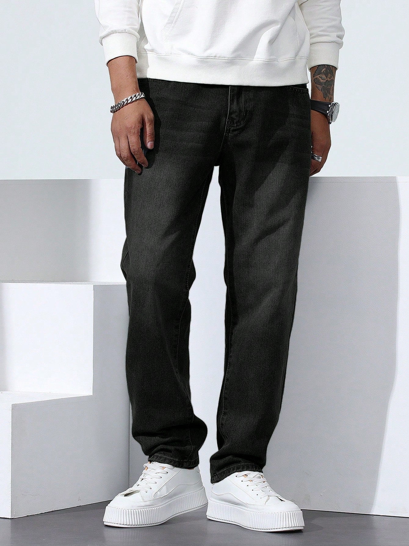 Calça Masculina Jeans Reta Com Caimento Solto E Bolsos Funcionais Calça Masculina Jeans Reta Com Caimento Solto E