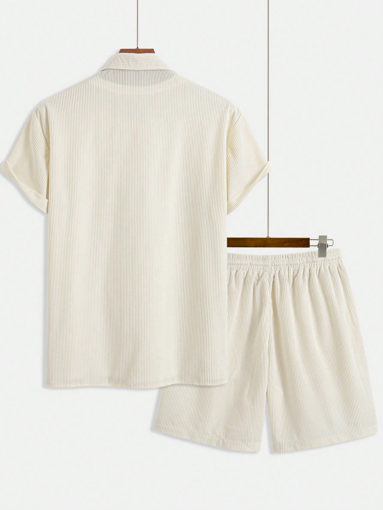 Conjunto Masculino Camisa Texturizada Gola Lapela E Shorts Com Cordão Conjunto Masculino Camisa Texturizada Gola Lapela