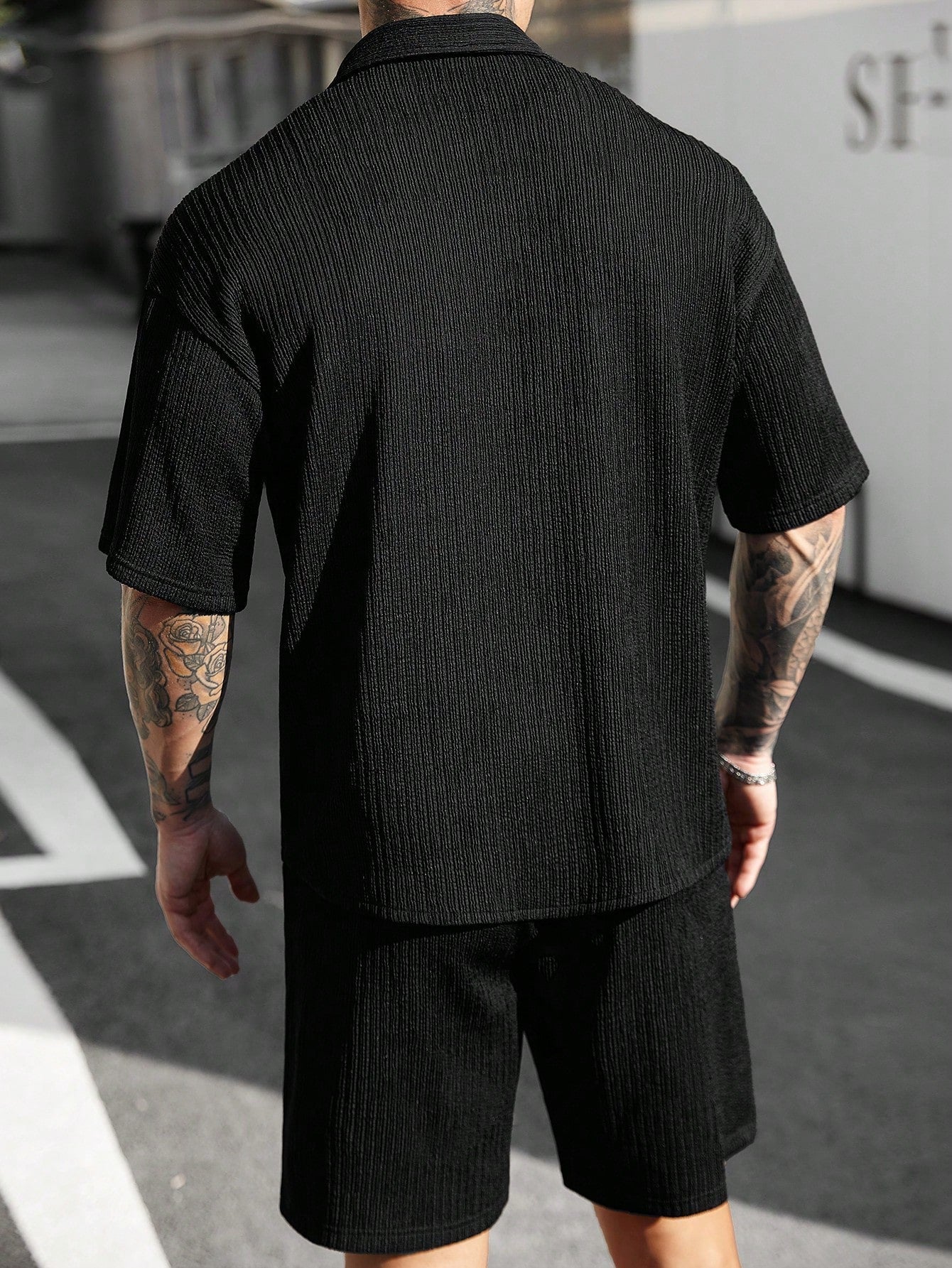 Conjunto Masculino Camisa Com Botões E Shorts Confortáveis Conjunto Masculino Camisa Com Botões E Shorts Confortáveis