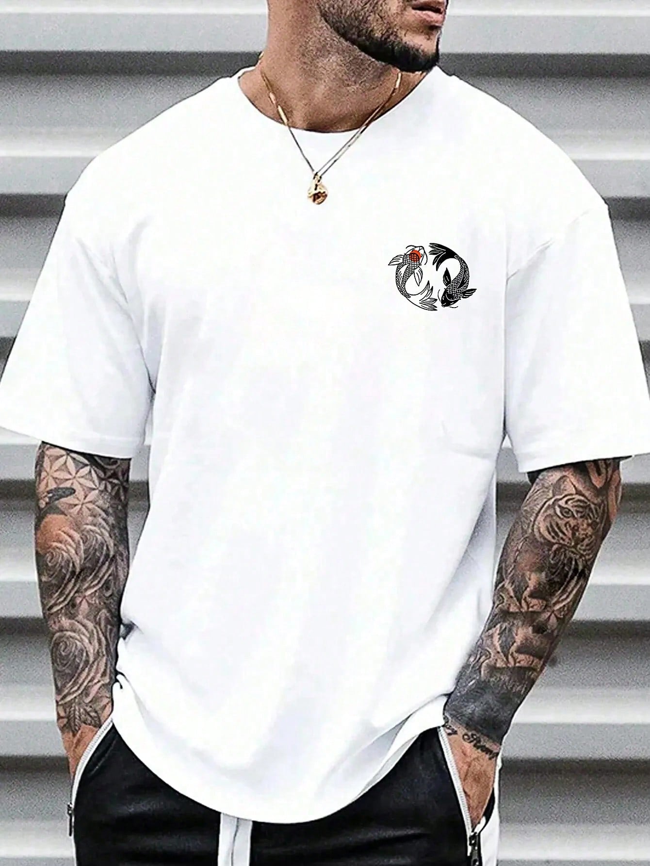 Camiseta Masculina Estampa Peixes Koi Escrita Japonesa Camiseta Masculina Estampa Peixes Koi Escrita Japonesa