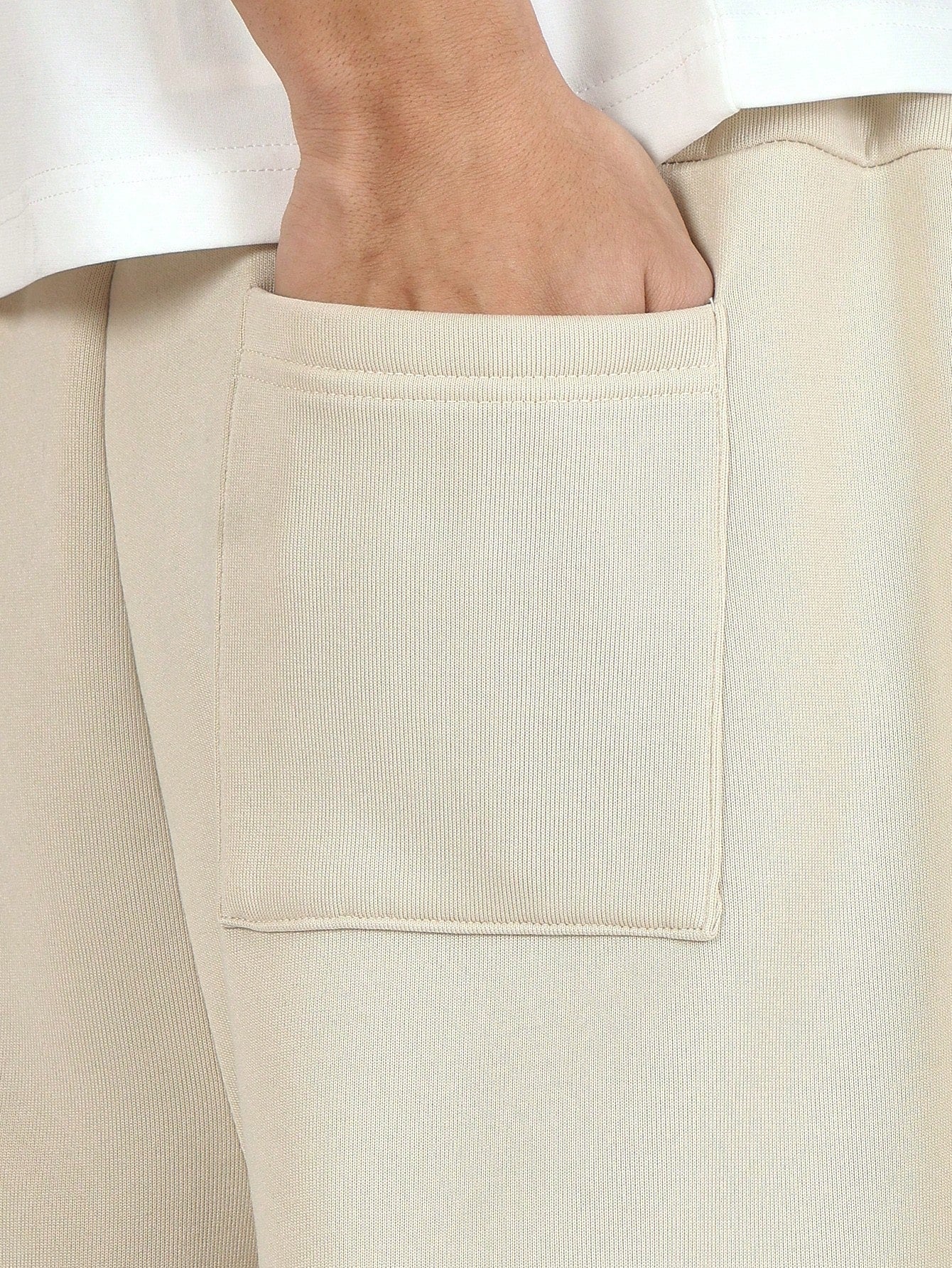 Calça Masculina Jogger Básica Com Cós Ajustável E Conforto Calça Masculina Jogger Básica Com Cós Ajustável E Conforto