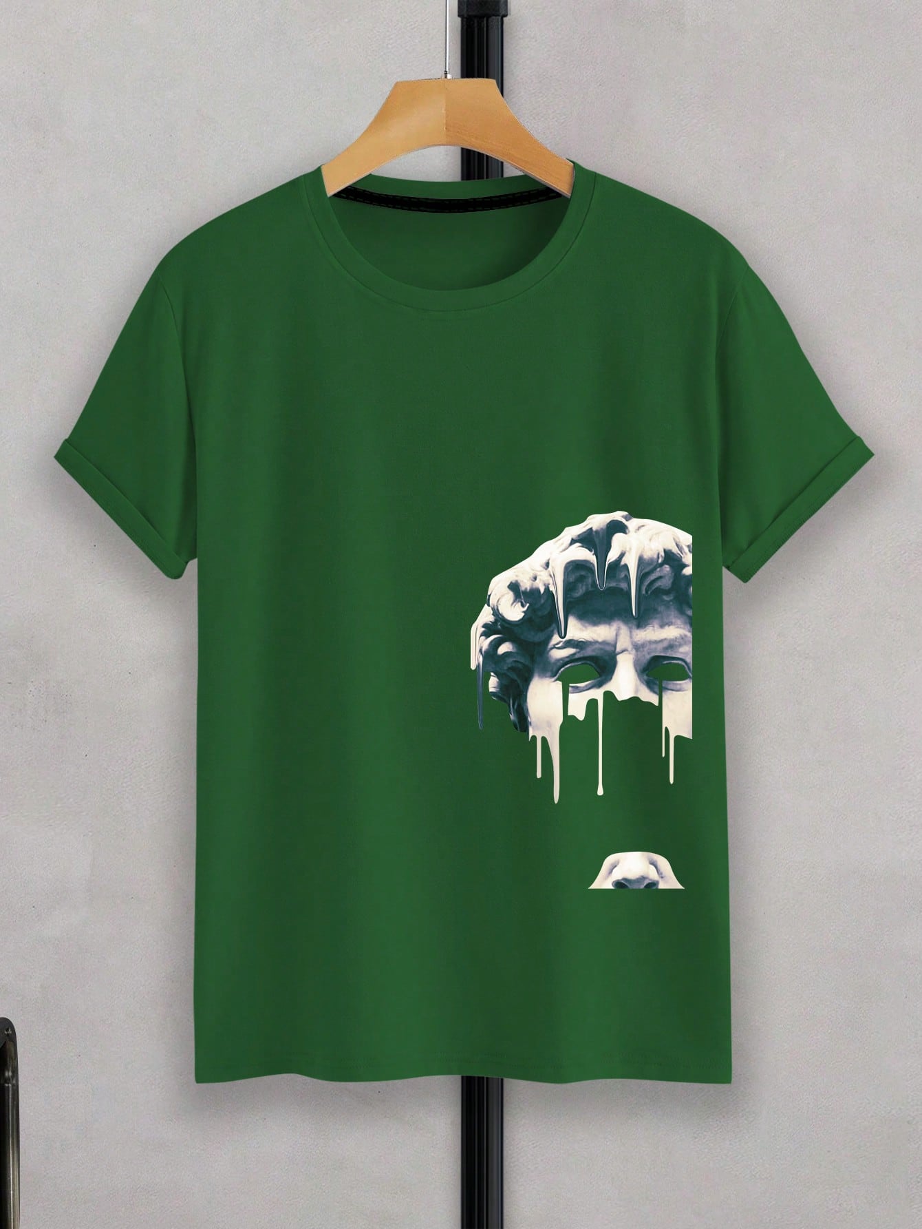 Camiseta Masculina Slim Estampa Escultura Urbana Verde Escuro / PP Camiseta Masculina Slim Estampa Escultura Urbana