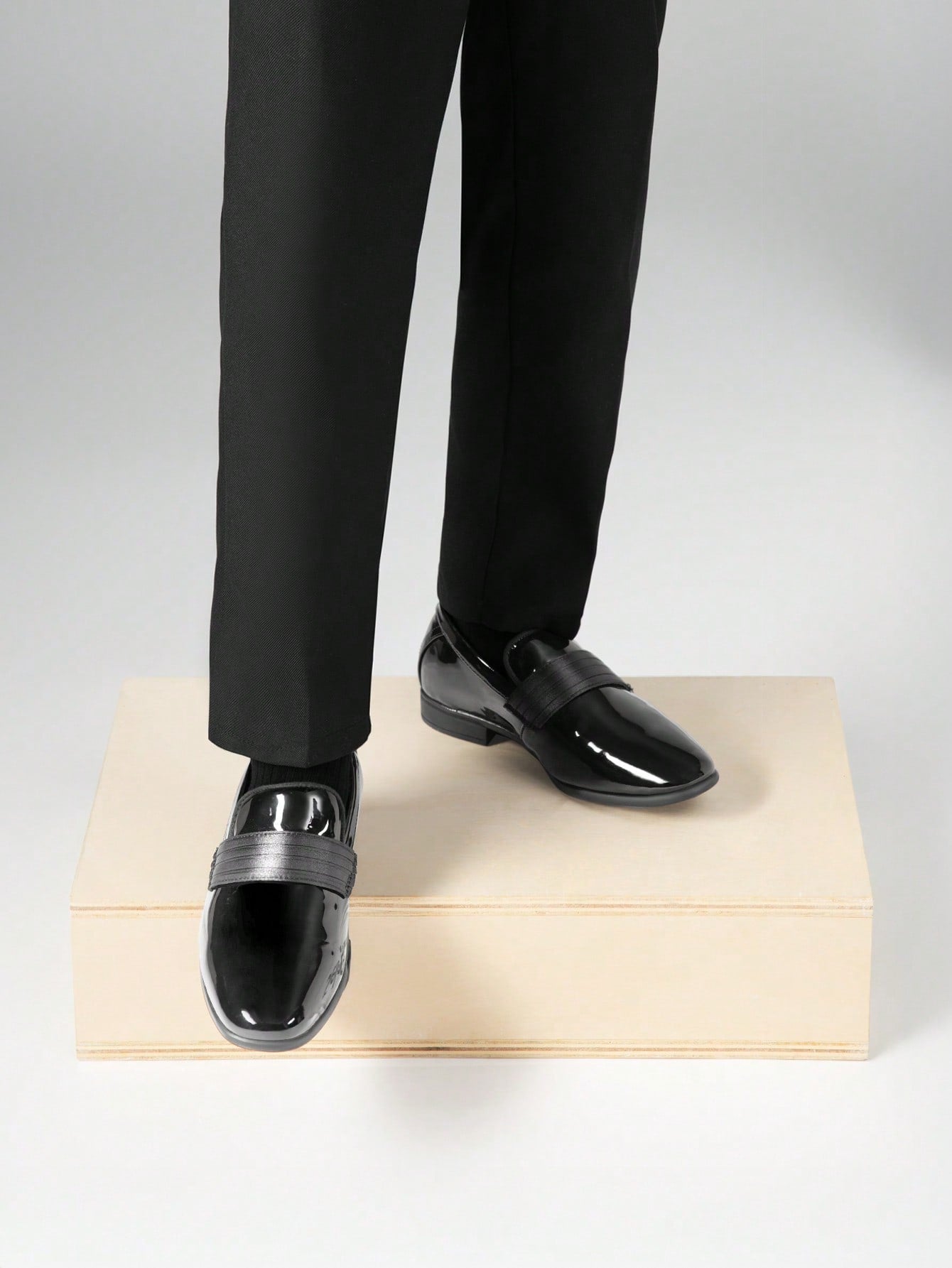 Sapato Masculino Social Envernizado Estilo Sofisticado Sapato Masculino Social Envernizado Estilo Sofisticado