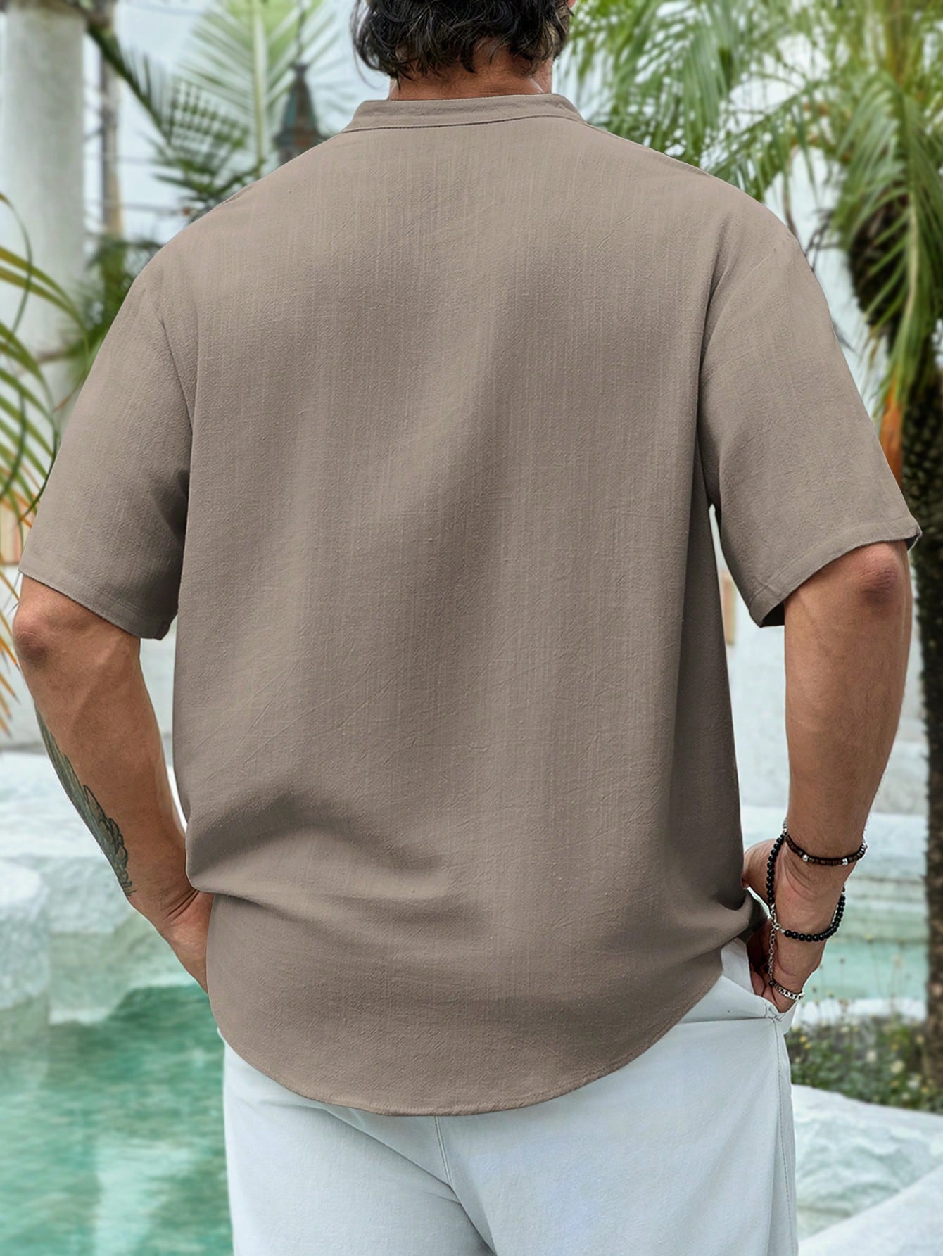 Camisa Masculina Gola Padre Botões Laterais Caimento Leve Camisa Masculina Gola Padre Botões Laterais Caimento Leve