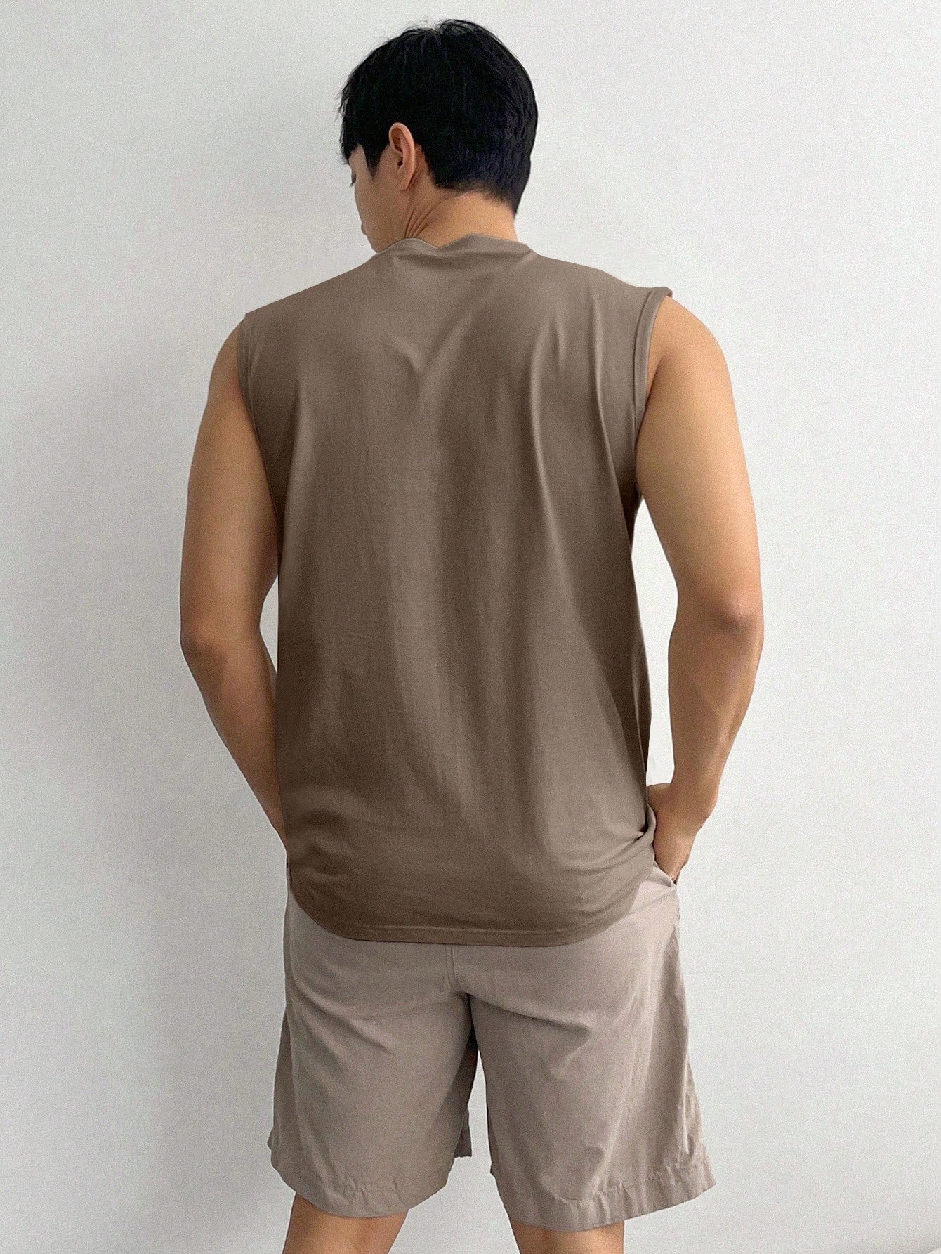 Camiseta Regata Masculina Estampa De Letras Gola Redonda Camiseta Regata Masculina Estampa De Letras Gola Redonda