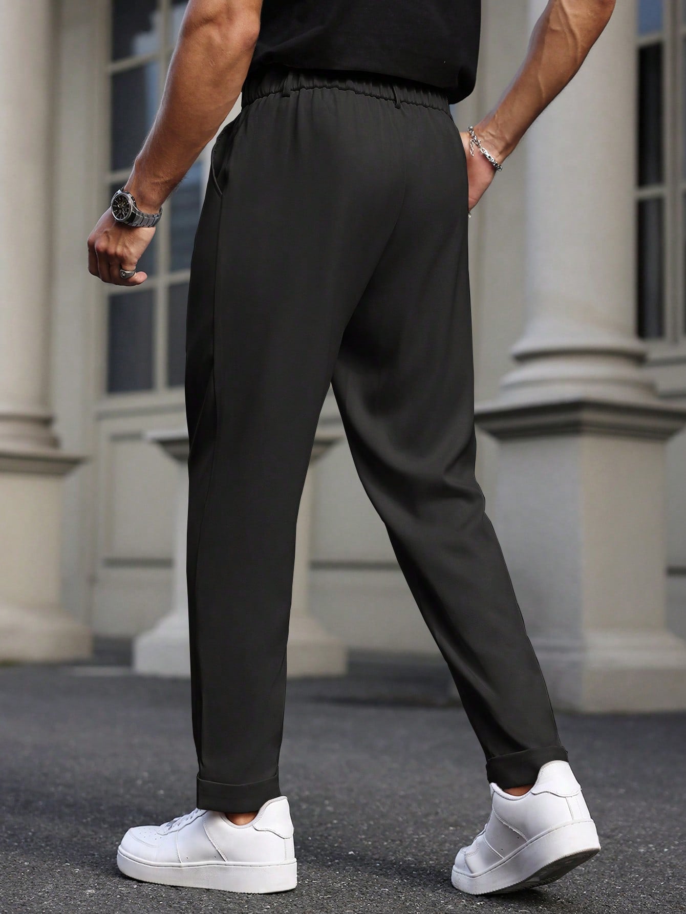 Calça Masculina Alfaiataria Com Pregas Frontais E Cinto Integrado Calça Masculina Alfaiataria Com Pregas Frontais E