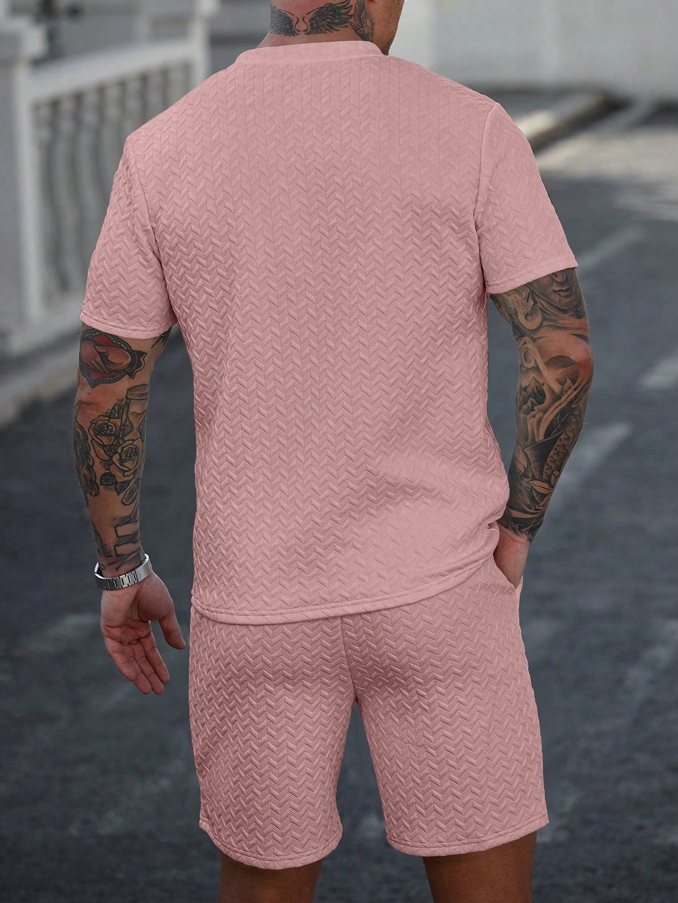 Conjunto Masculino Camiseta Com Aplicação E Shorts Com Bolso Conjunto Masculino Camiseta Com Aplicação E Shorts Com