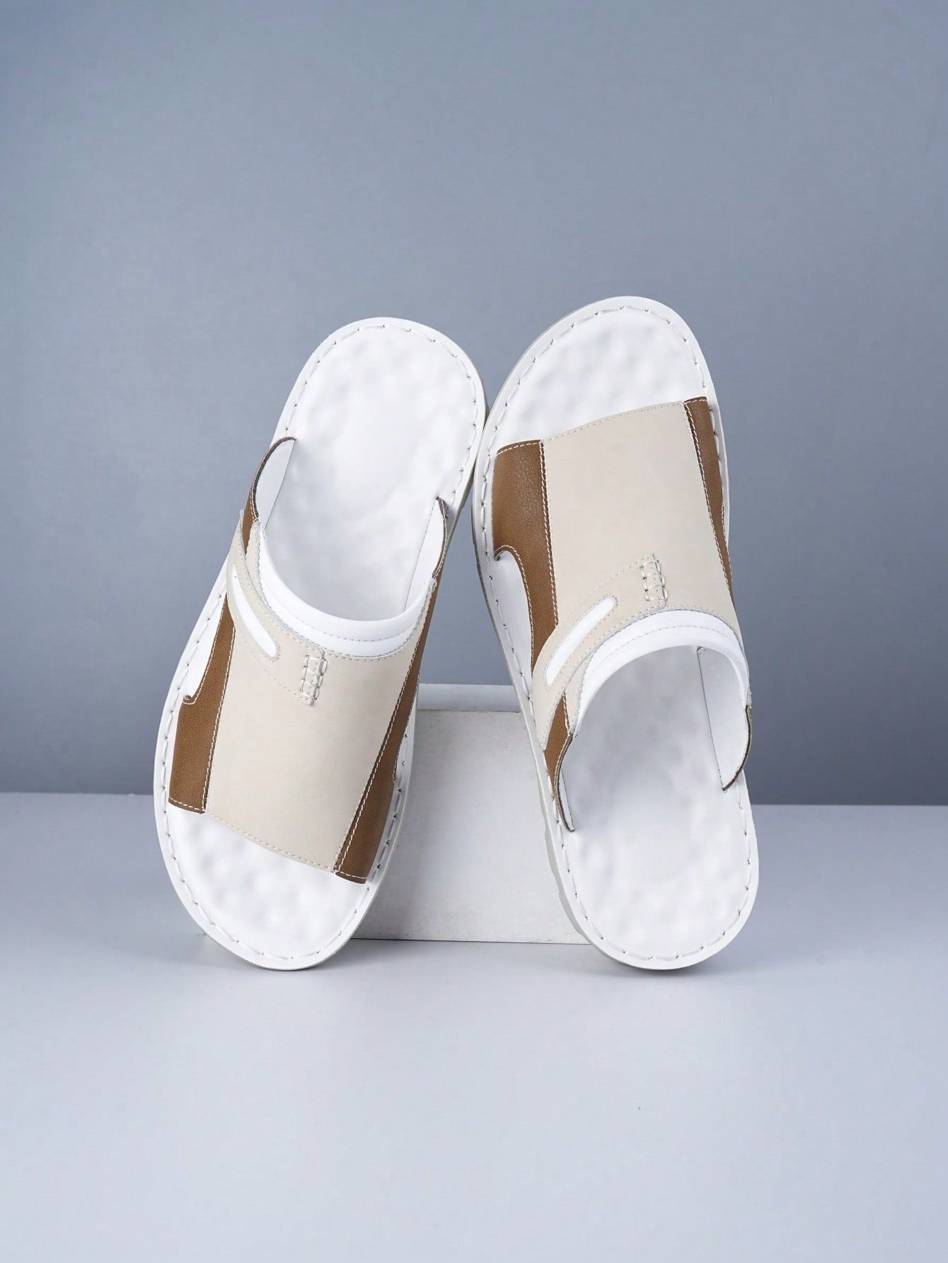 Chinelo Masculino Slide Retrô Leve Estilo Casual Verão Chinelo Masculino Slide Retrô Leve Estilo Casual Verão