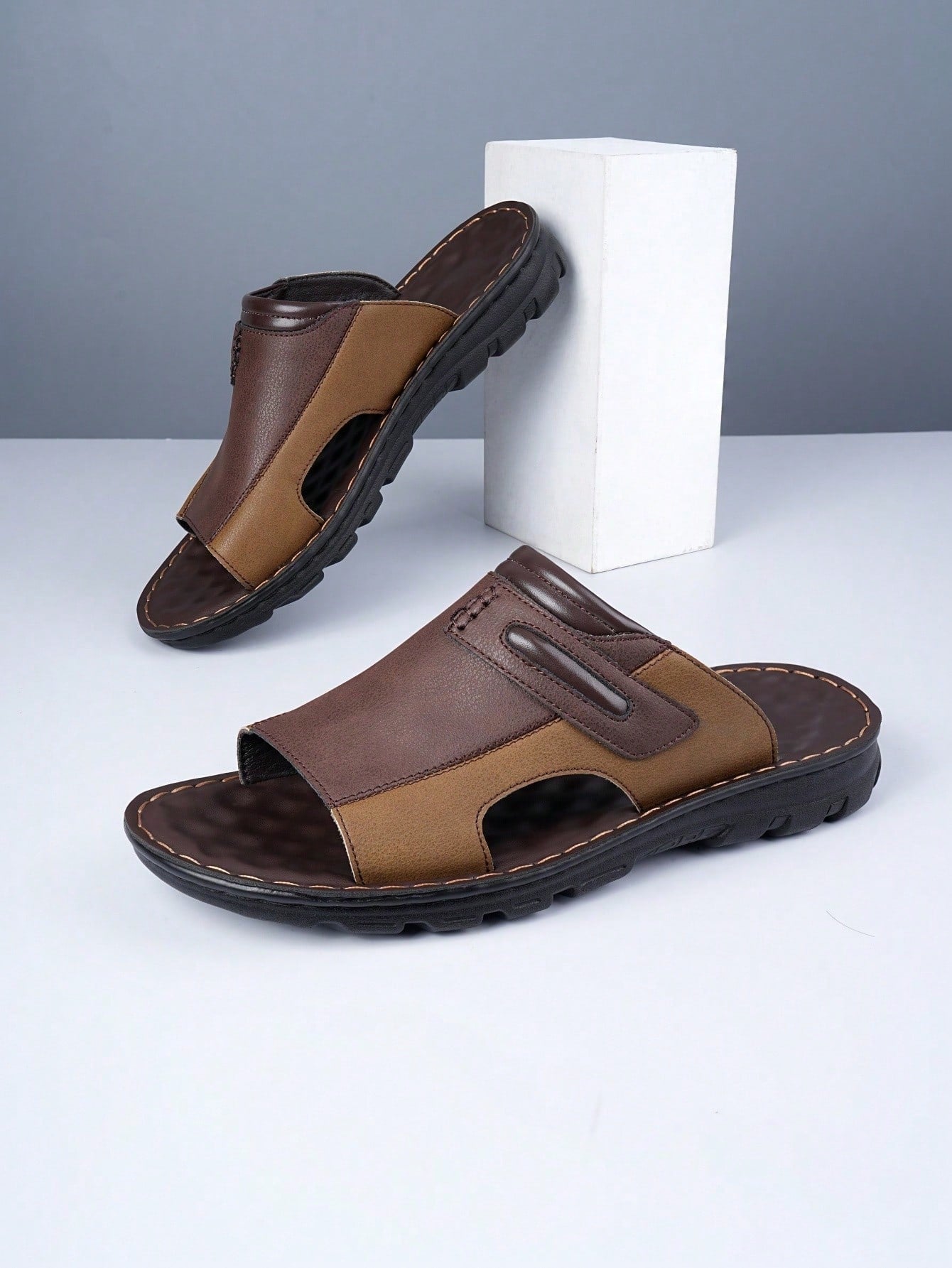 Chinelo Masculino Slide Retrô Leve Estilo Casual Verão Chinelo Masculino Slide Retrô Leve Estilo Casual Verão