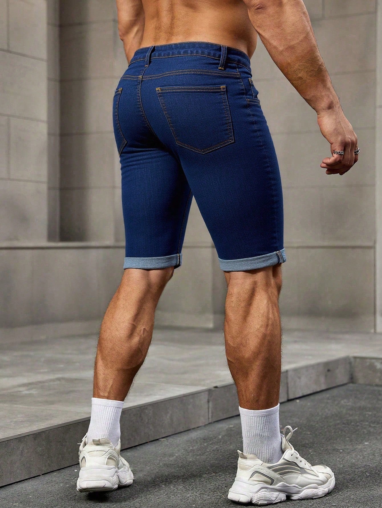 Bermuda Masculina Jeans Slim Com Barra Italiana Moderna Bermuda Masculina Jeans Slim Com Barra Italiana Moderna