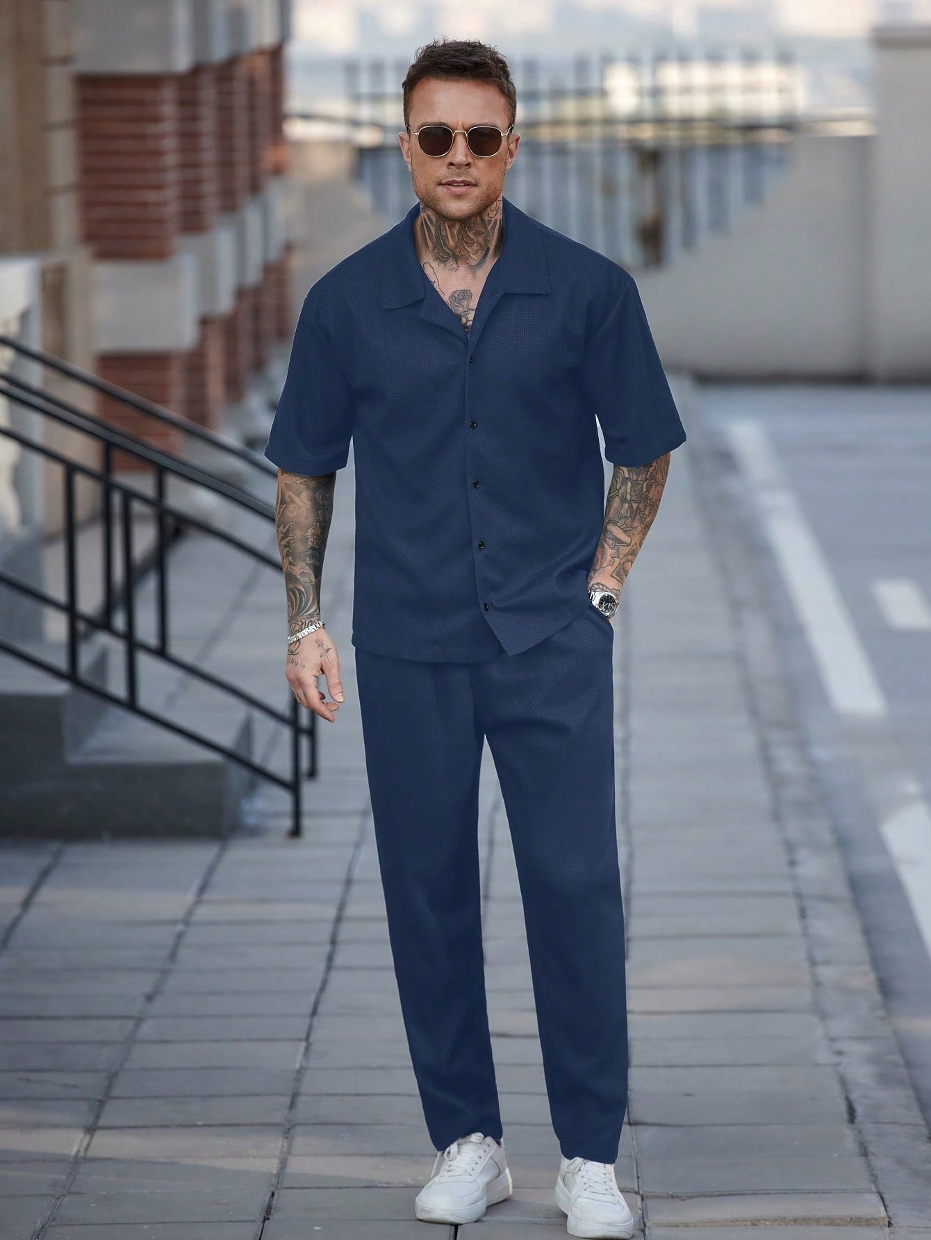 Conjunto Masculino Camisa Gola Cubana E Calça Leve Elegante Conjunto Masculino Camisa Gola Cubana E Calça Leve Elegante