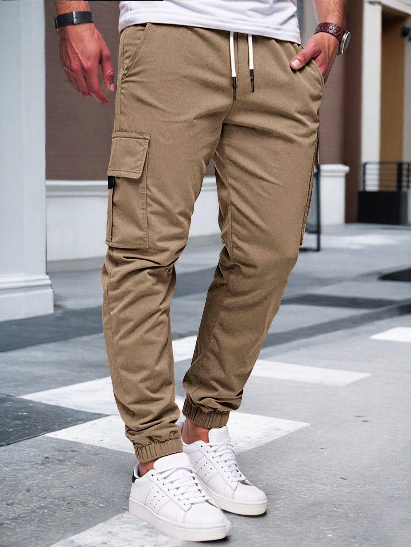 Calça Masculina Cargo Com Cintura Elástica E Cordão Ajustável Calça Masculina Cargo Com Cintura Elástica E Cordão