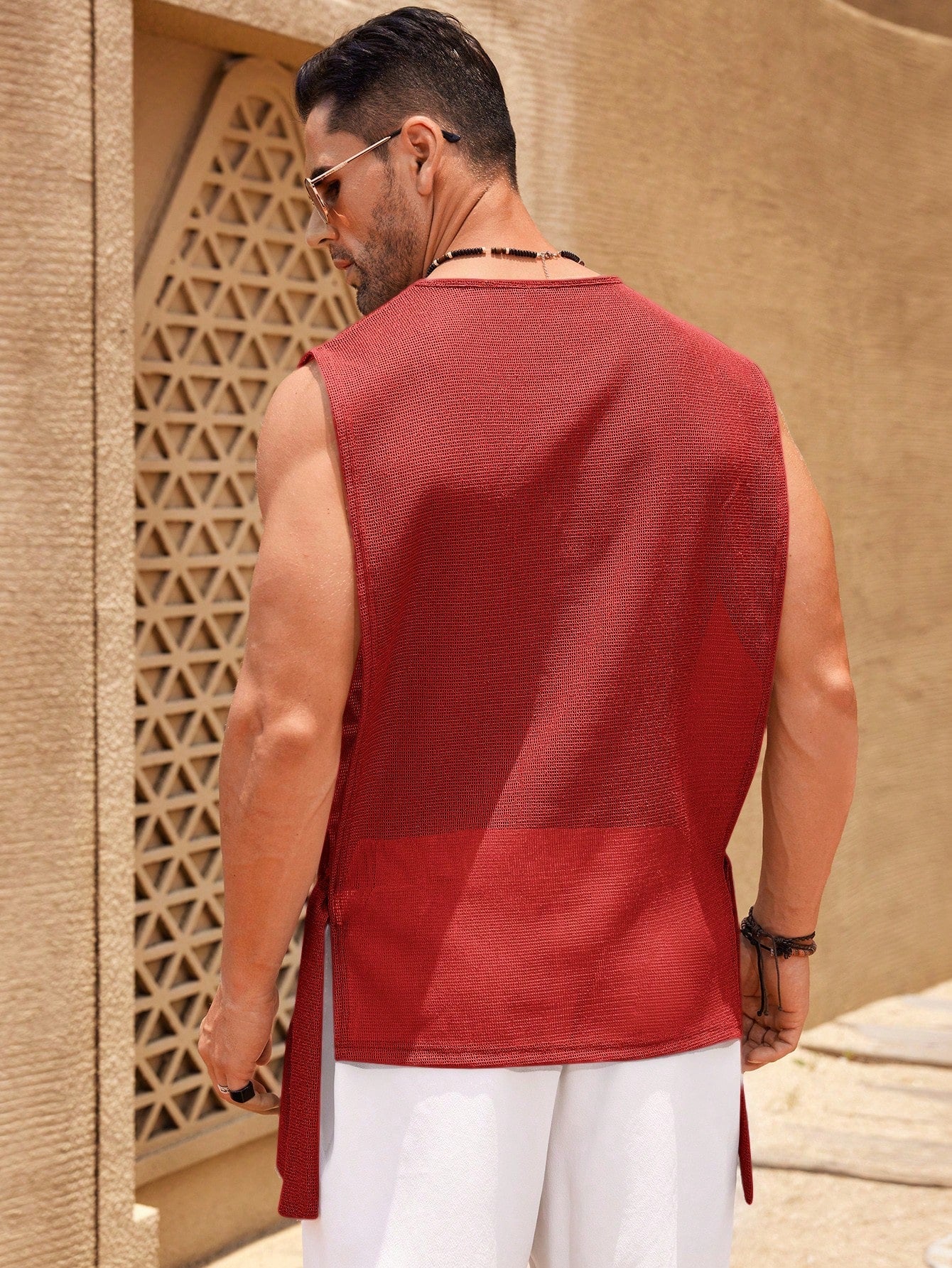 Camiseta Regata Masculina Fenda Lateral Design Moderno Camiseta Regata Masculina Fenda Lateral Design Moderno