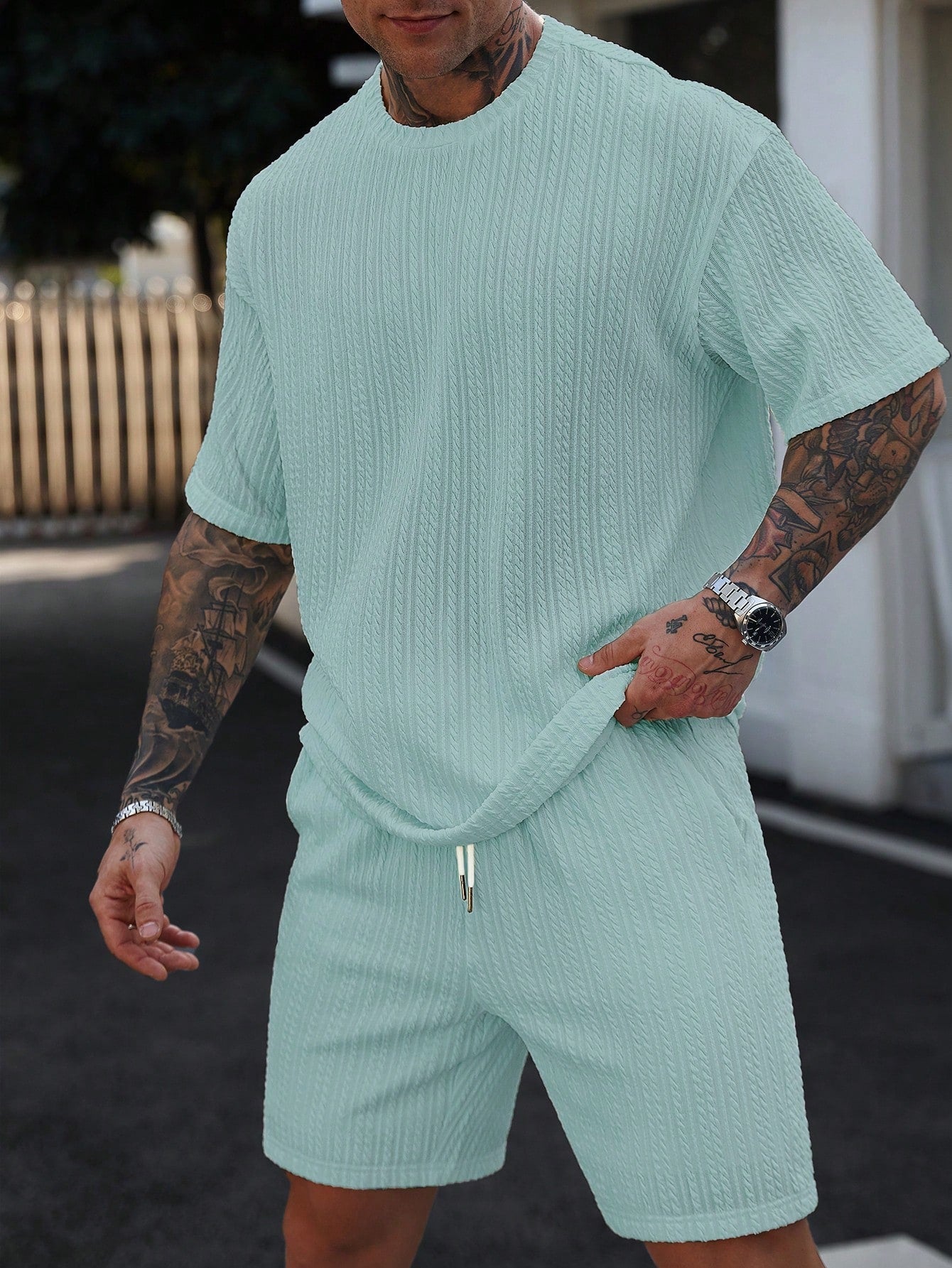 Conjunto Masculino Camiseta Texturizada Ombro Caído E Shorts Casuais Azul / PP Conjunto Masculino Camiseta Texturizada